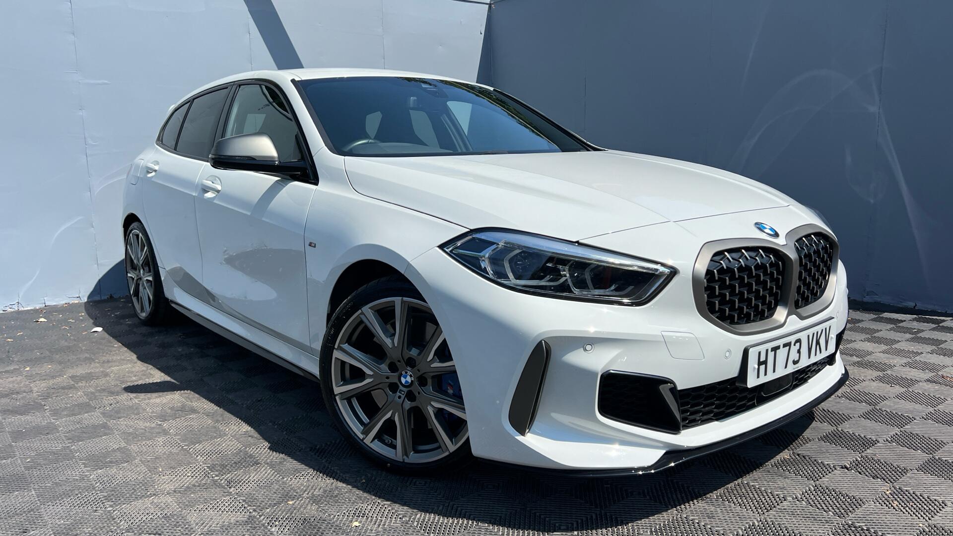 BMW 1 Series view 24