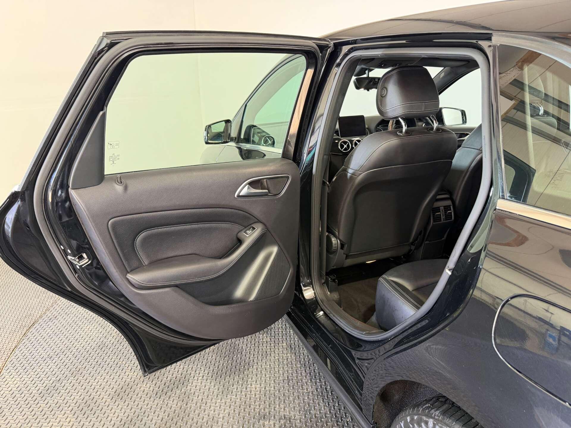 Mercedes-Benz B-Class view 54