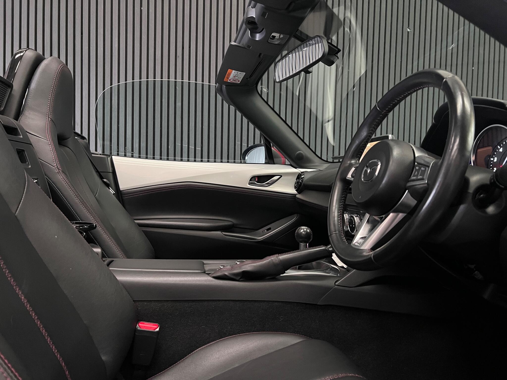Mazda MX-5 view 12
