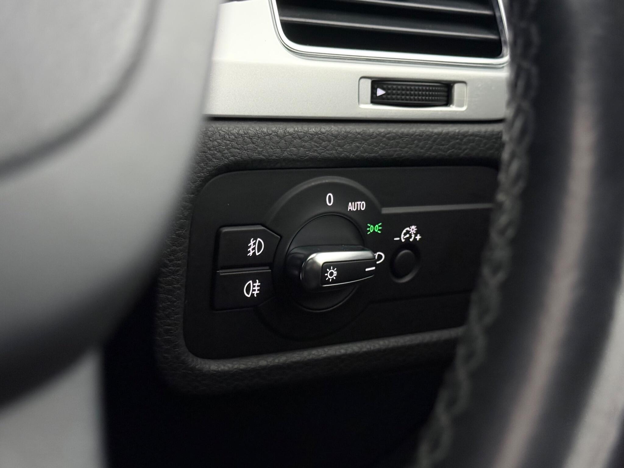 Volkswagen Touareg view 19