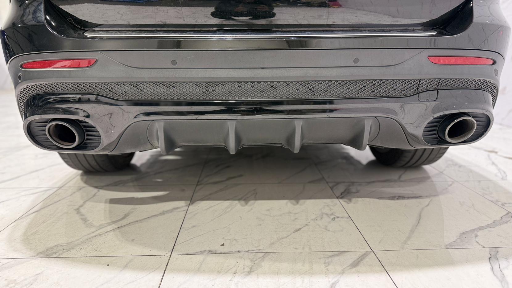 Mercedes-Benz GLB view 52
