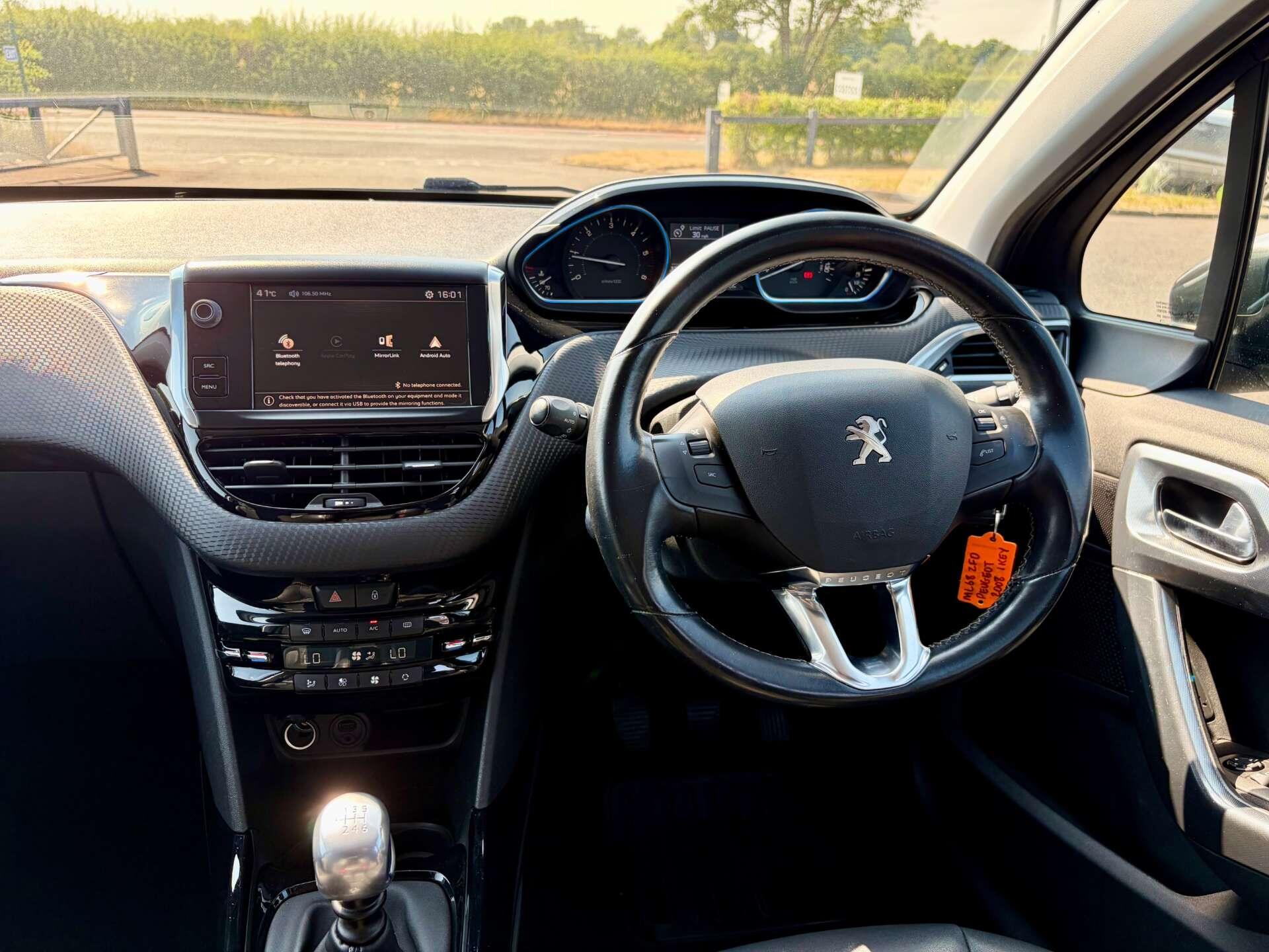 Peugeot 2008 view 2