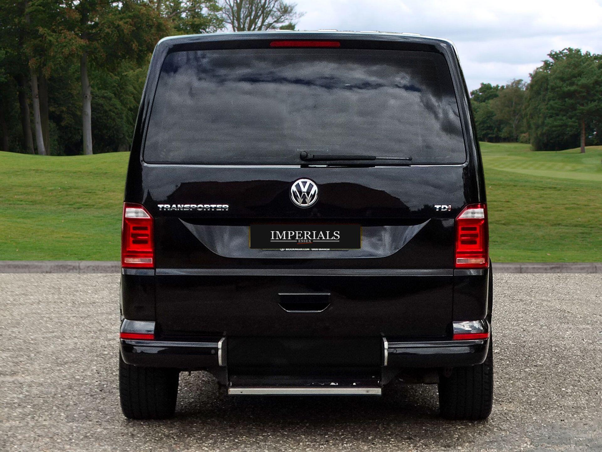 Volkswagen Transporter Shuttle view 11