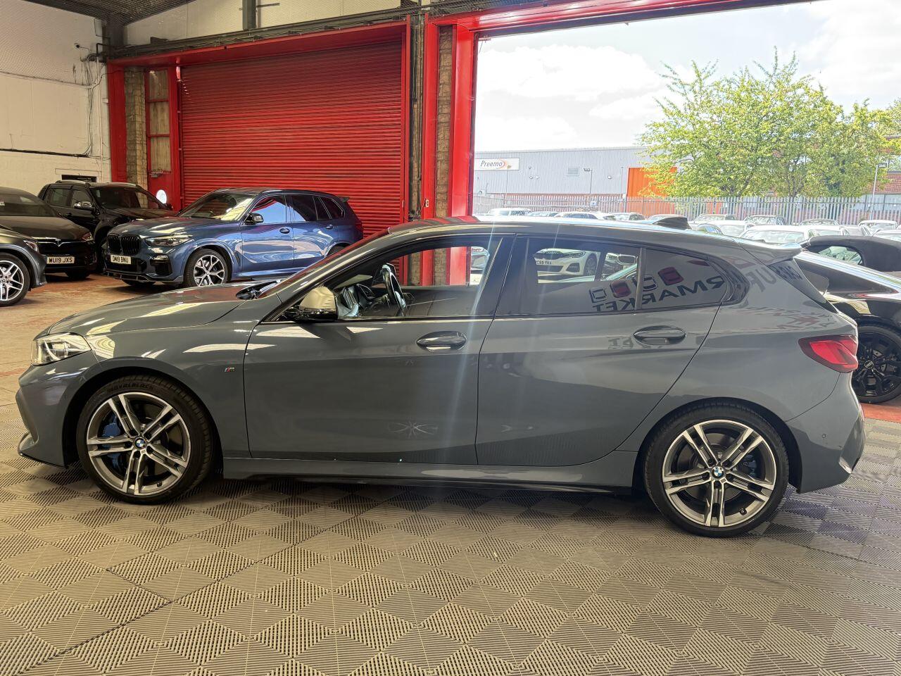 BMW 1 Series view 6