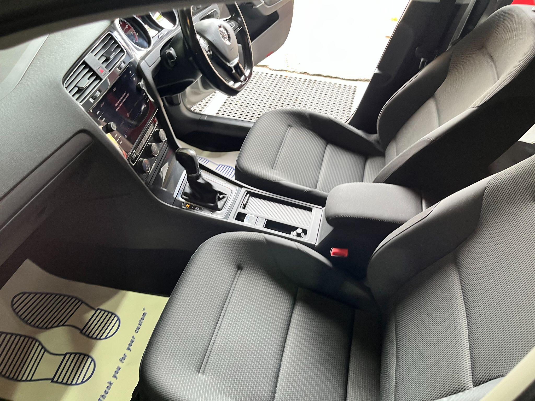 Volkswagen Golf view 37