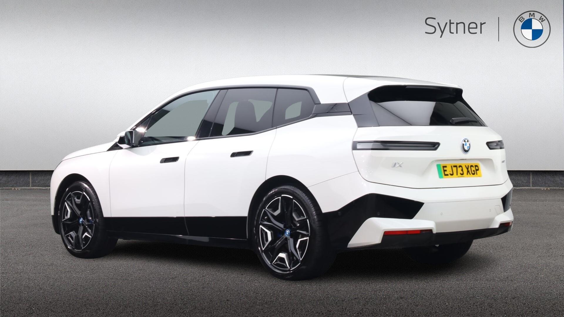 BMW Ix view 2