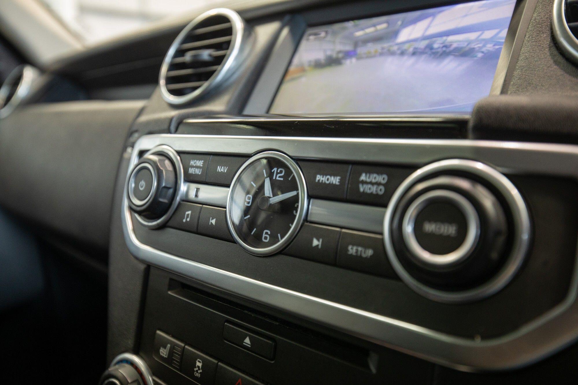 Land Rover Discovery view 29
