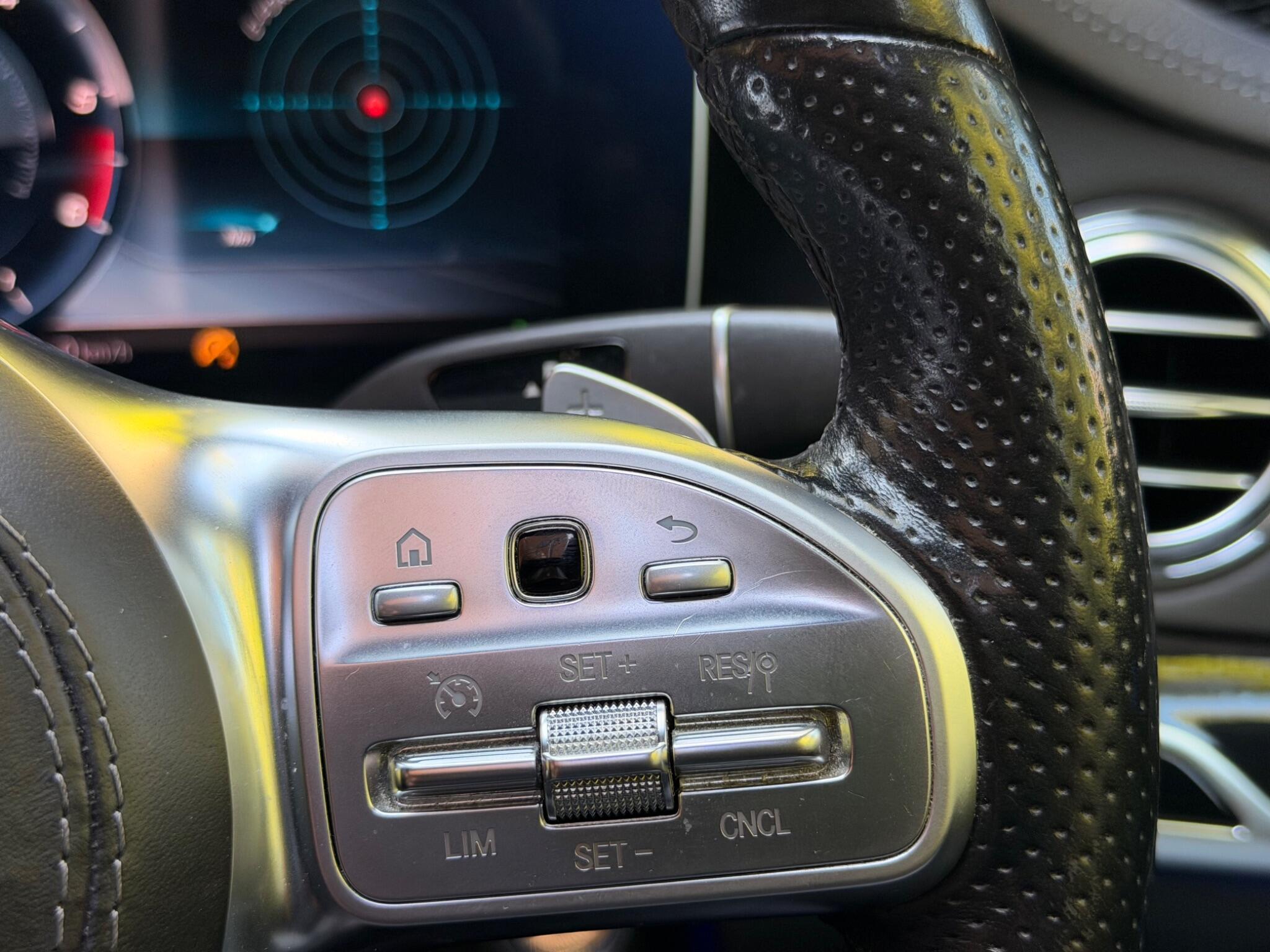 Mercedes-Benz S-Class view 25