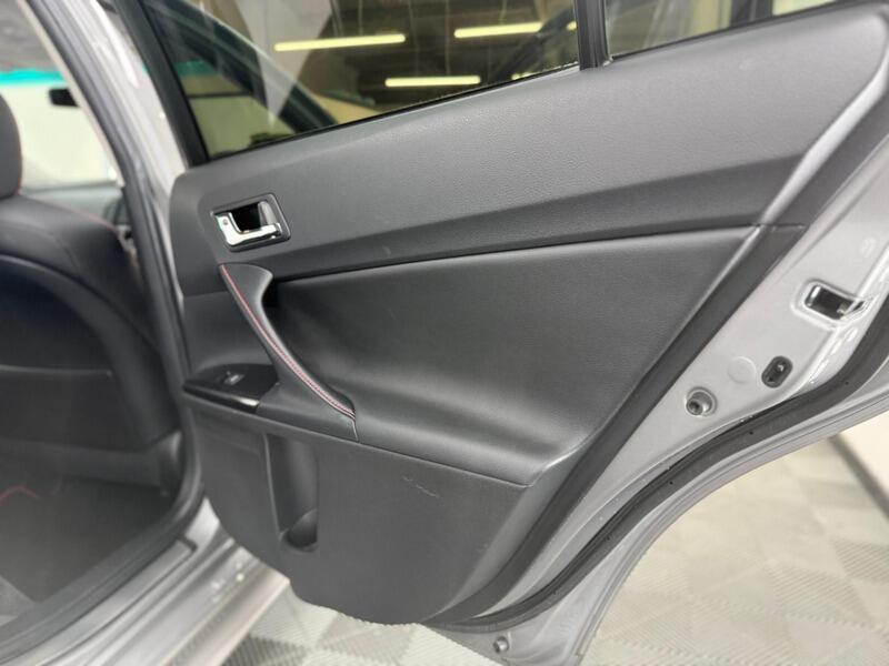 2013 Toyota Mark X image 35
