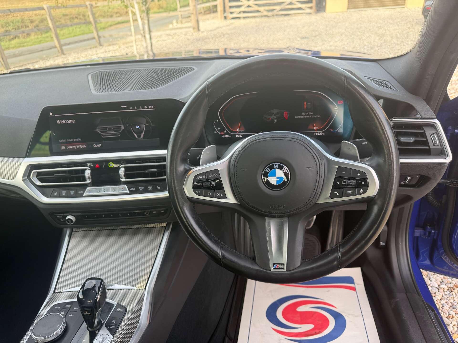 BMW 3 Series view 18