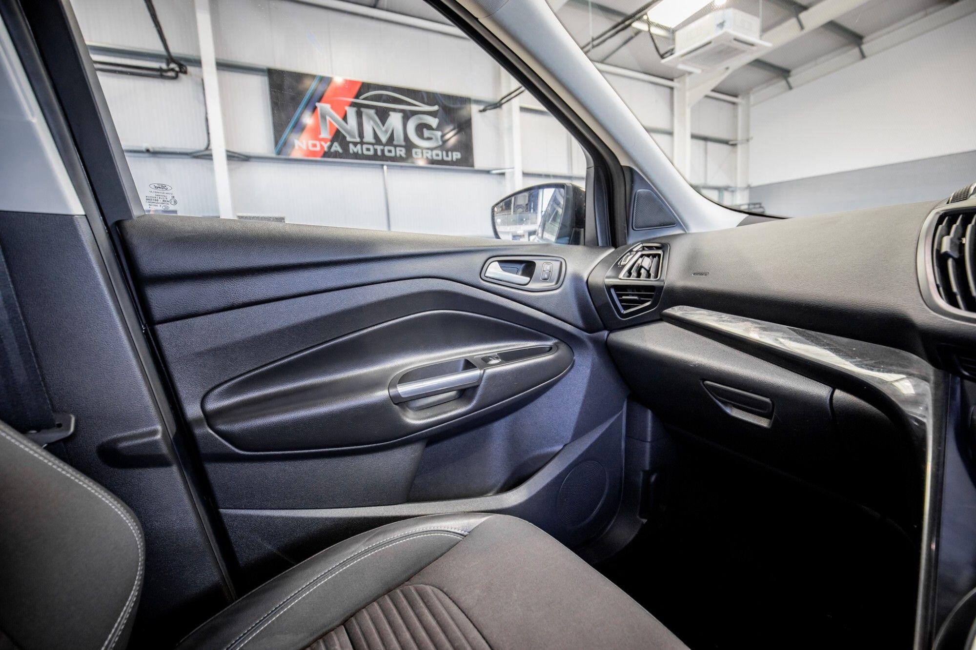Ford Kuga view 30