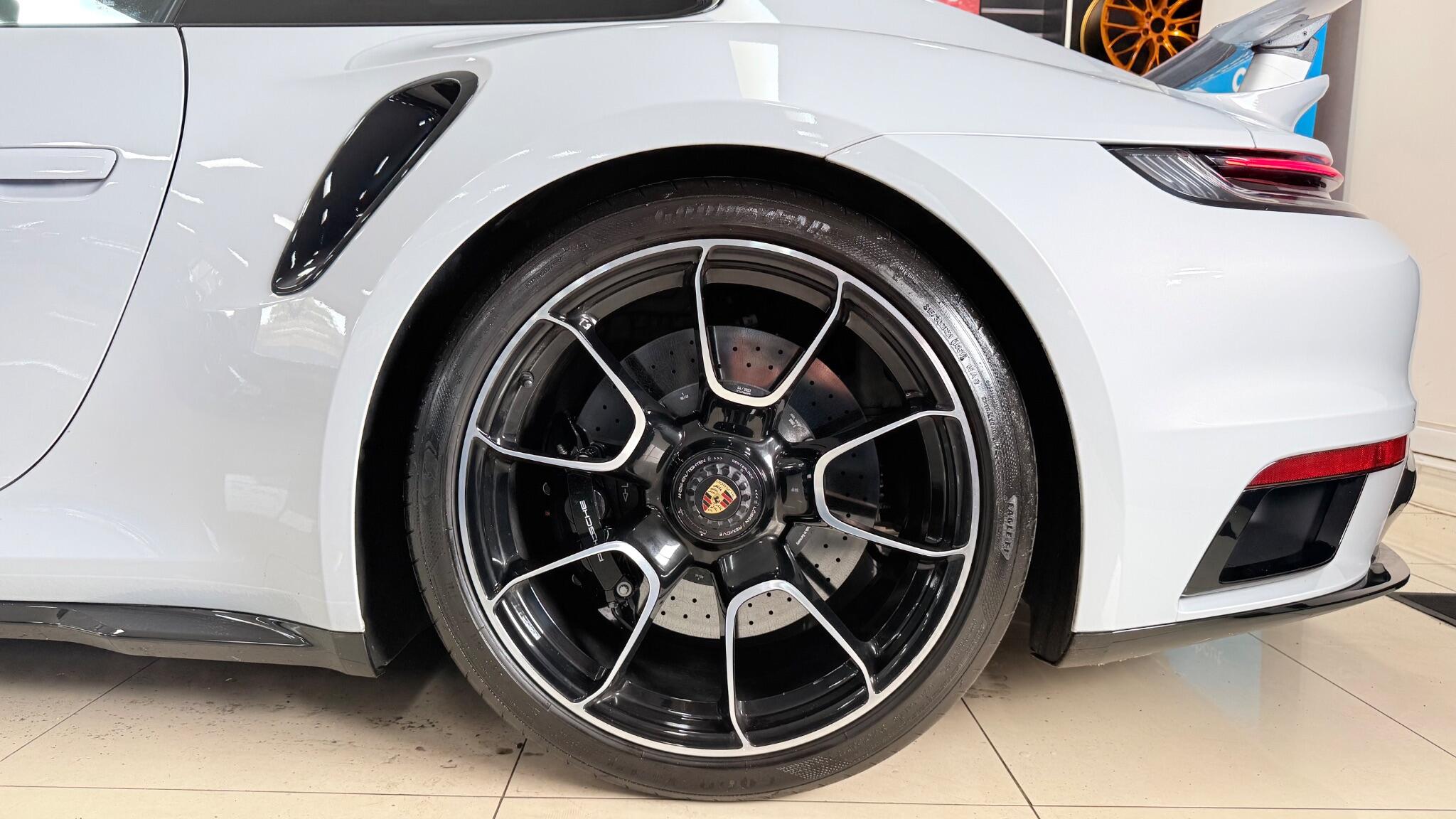 Porsche 911 view 59