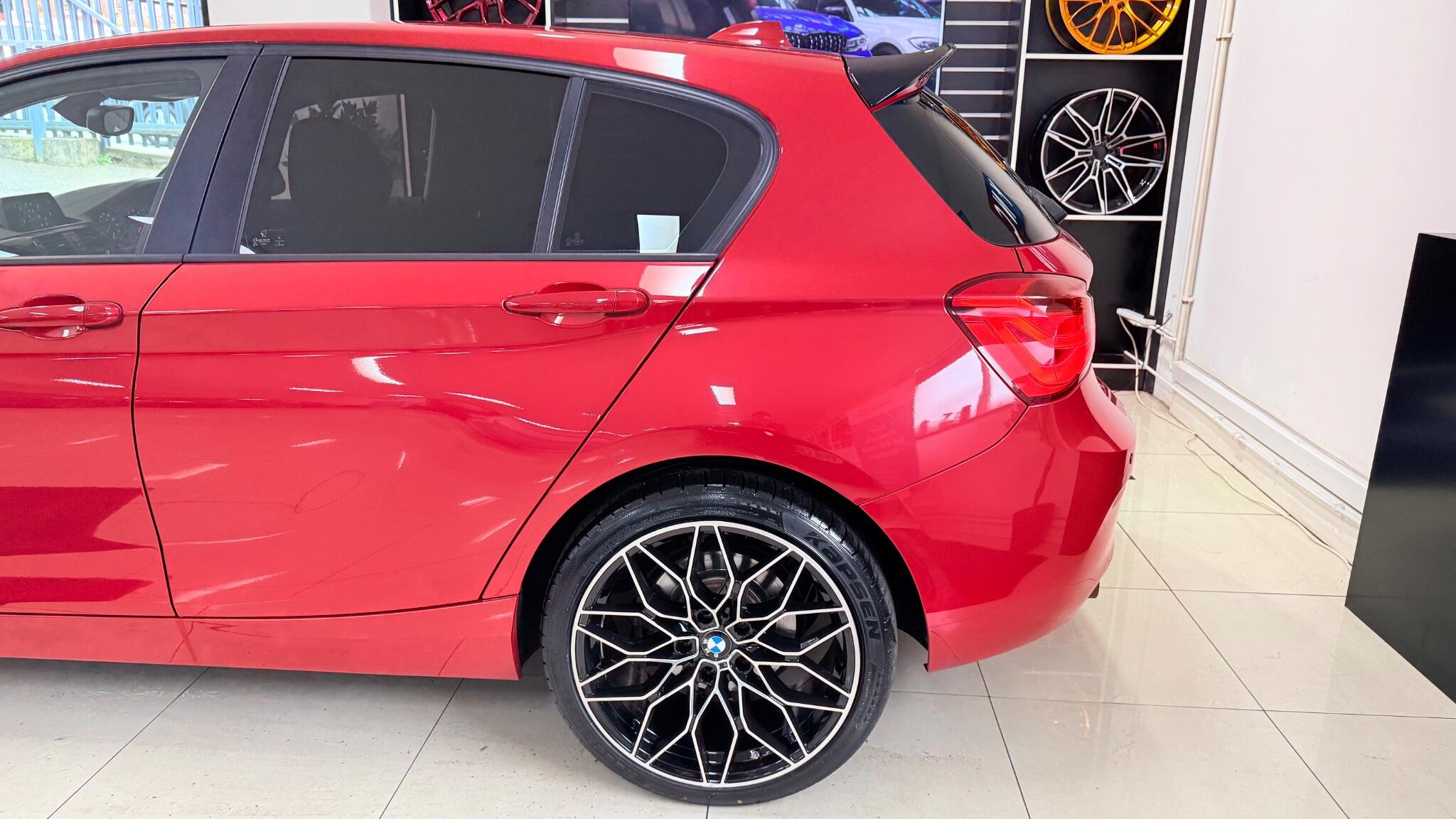 BMW 1 Series view 18