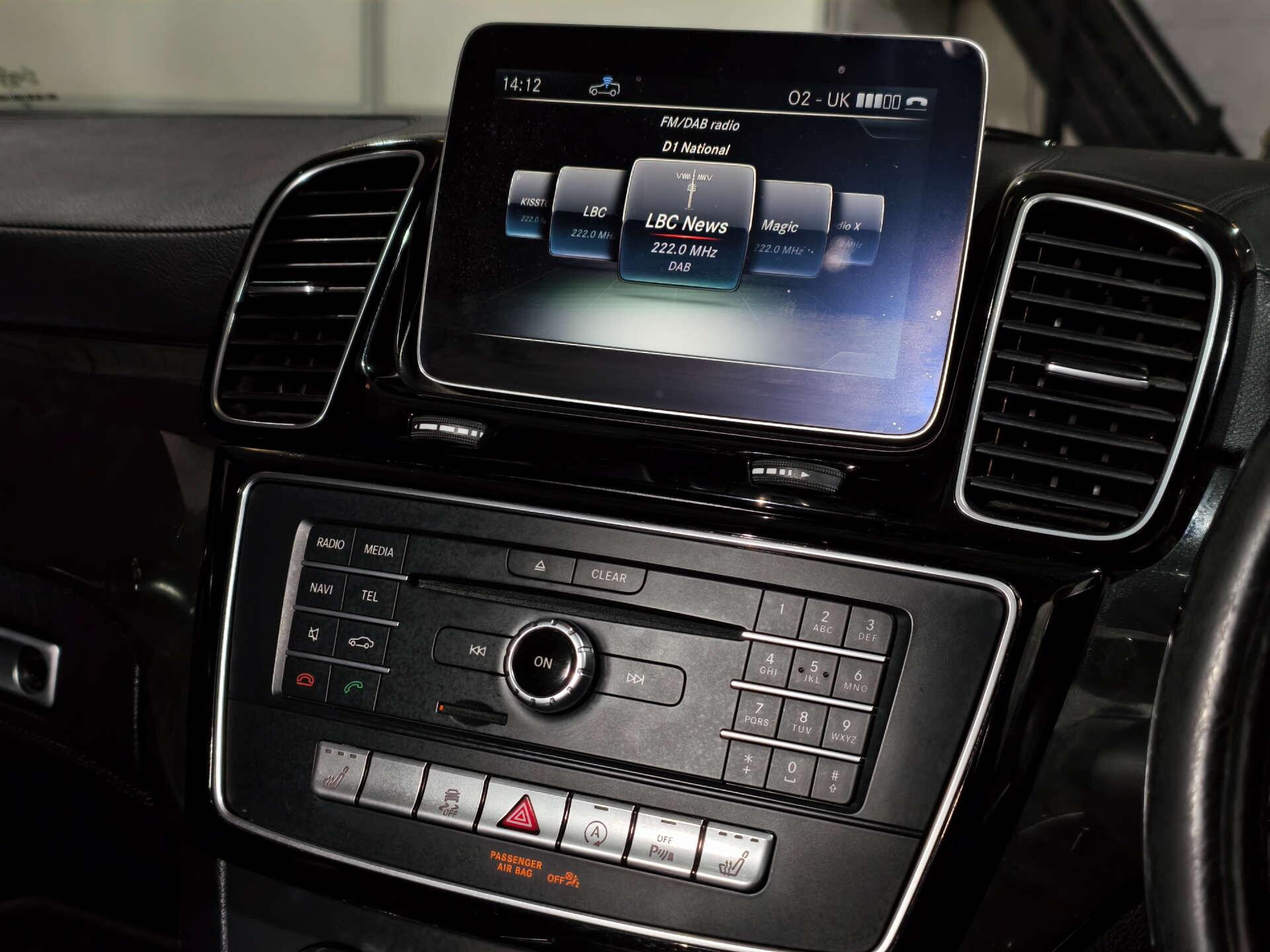 Mercedes-Benz GLS view 42