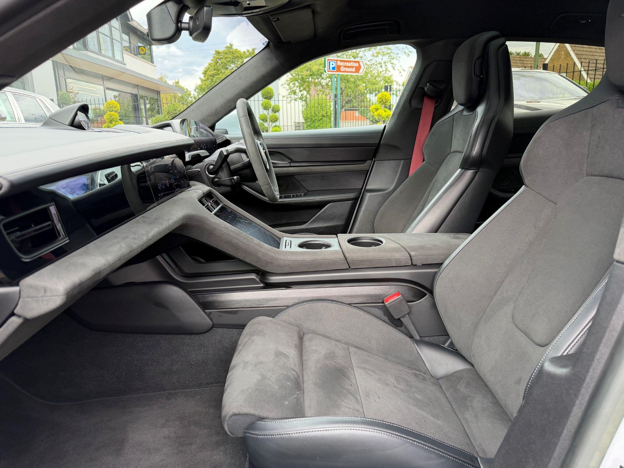 Porsche Taycan view 9