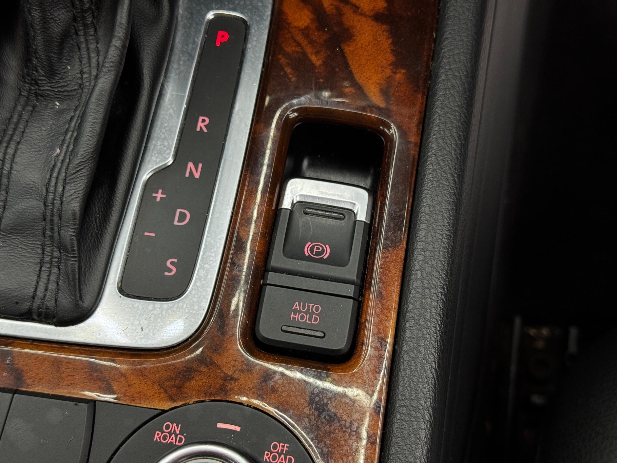 Volkswagen Touareg view 27