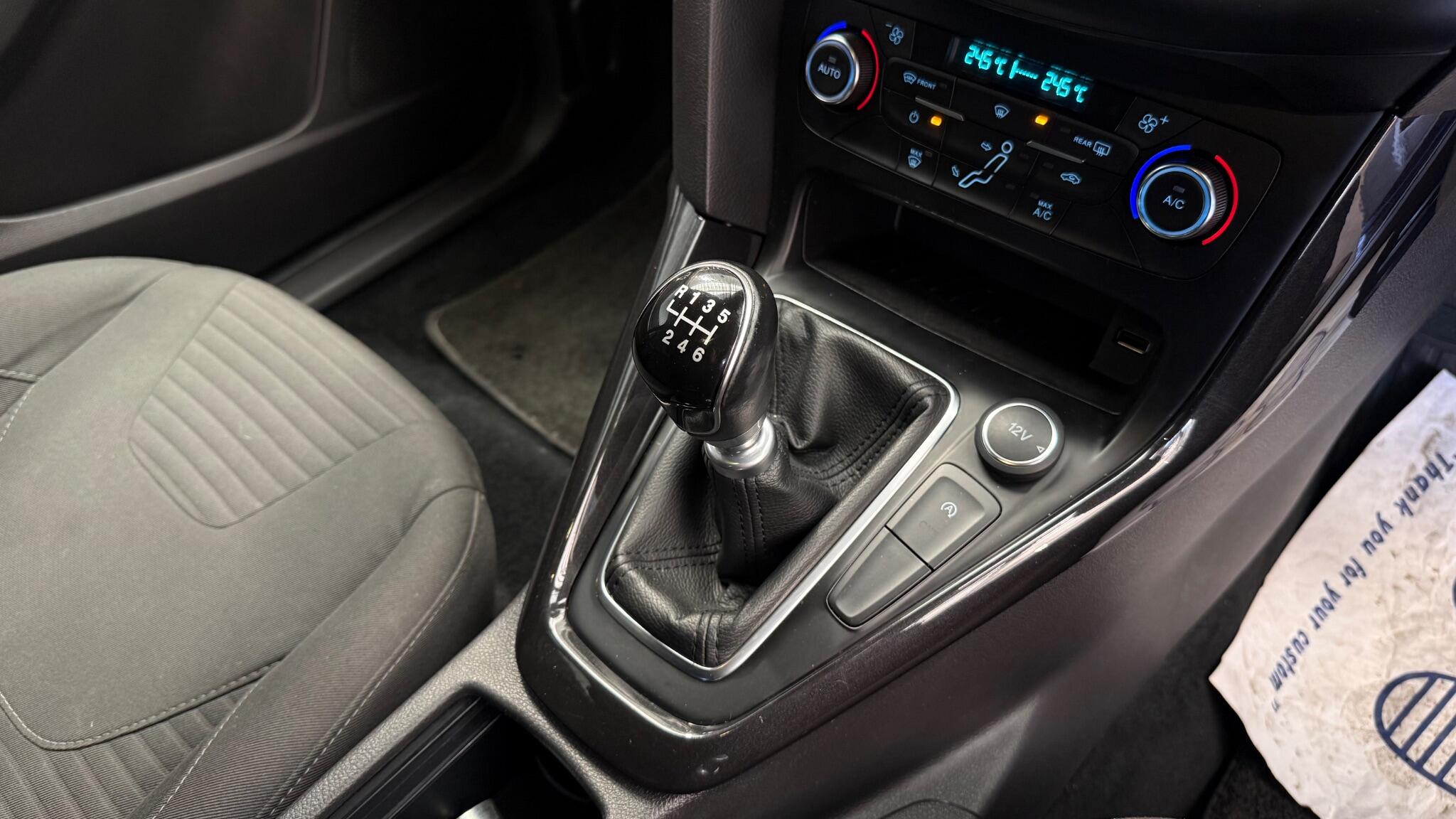 Ford Focus view 21