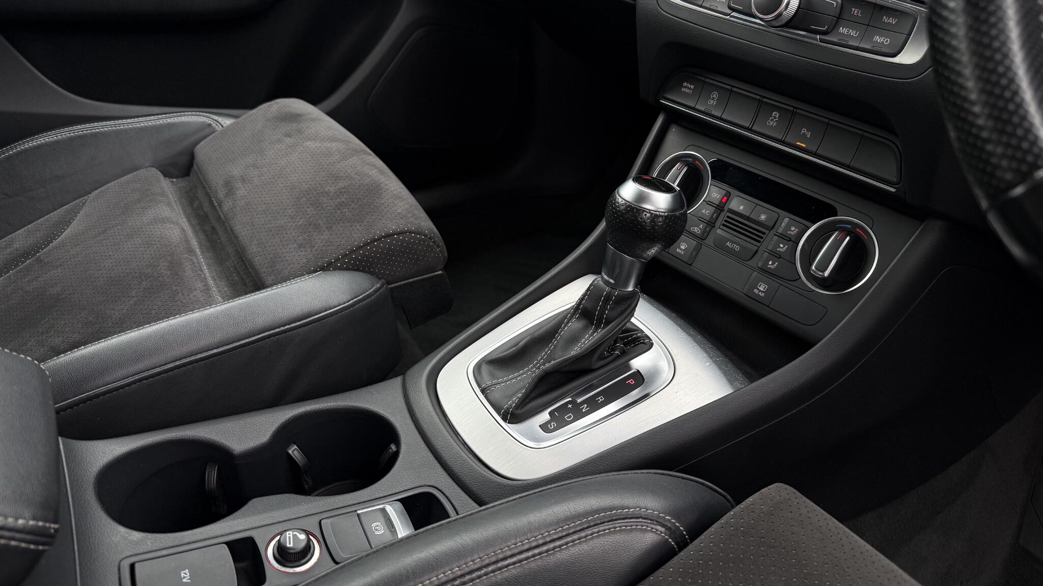 Audi Q3 view 28