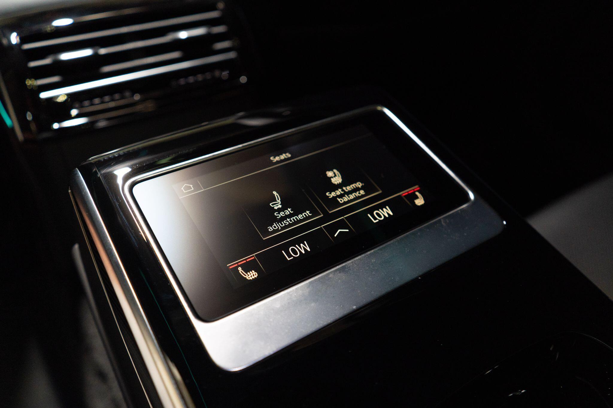 Audi S8 view 20