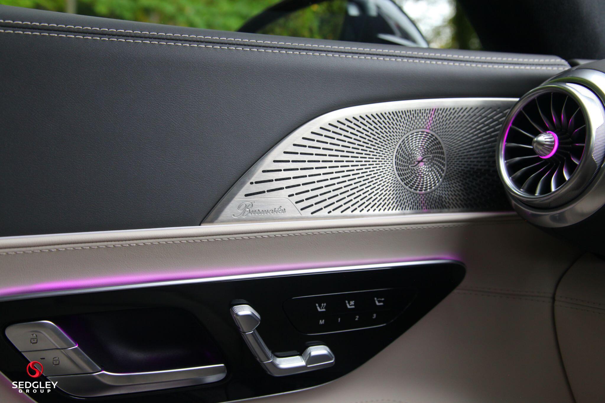 Mercedes-Benz SL view 35