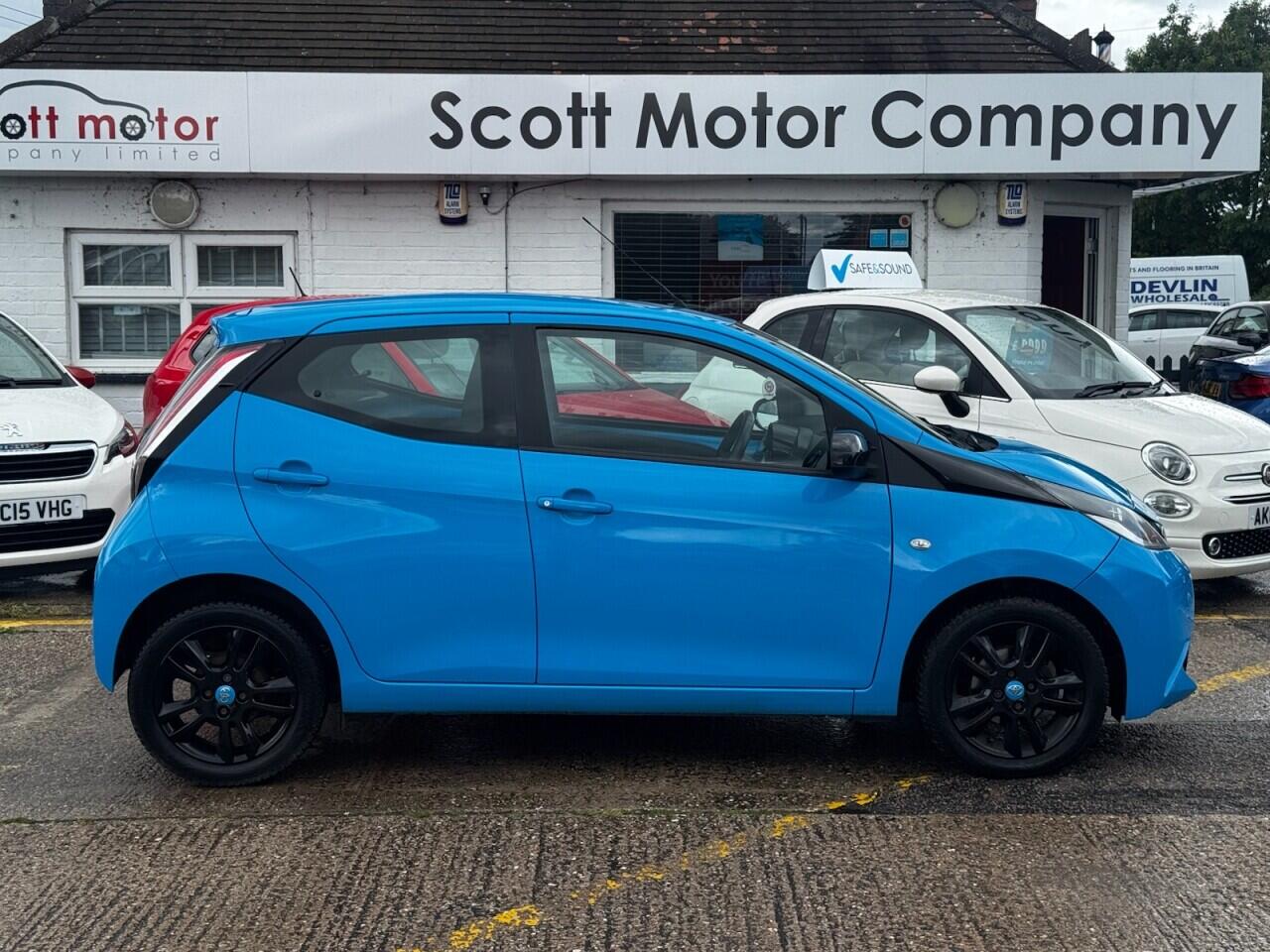 Toyota Aygo view 9
