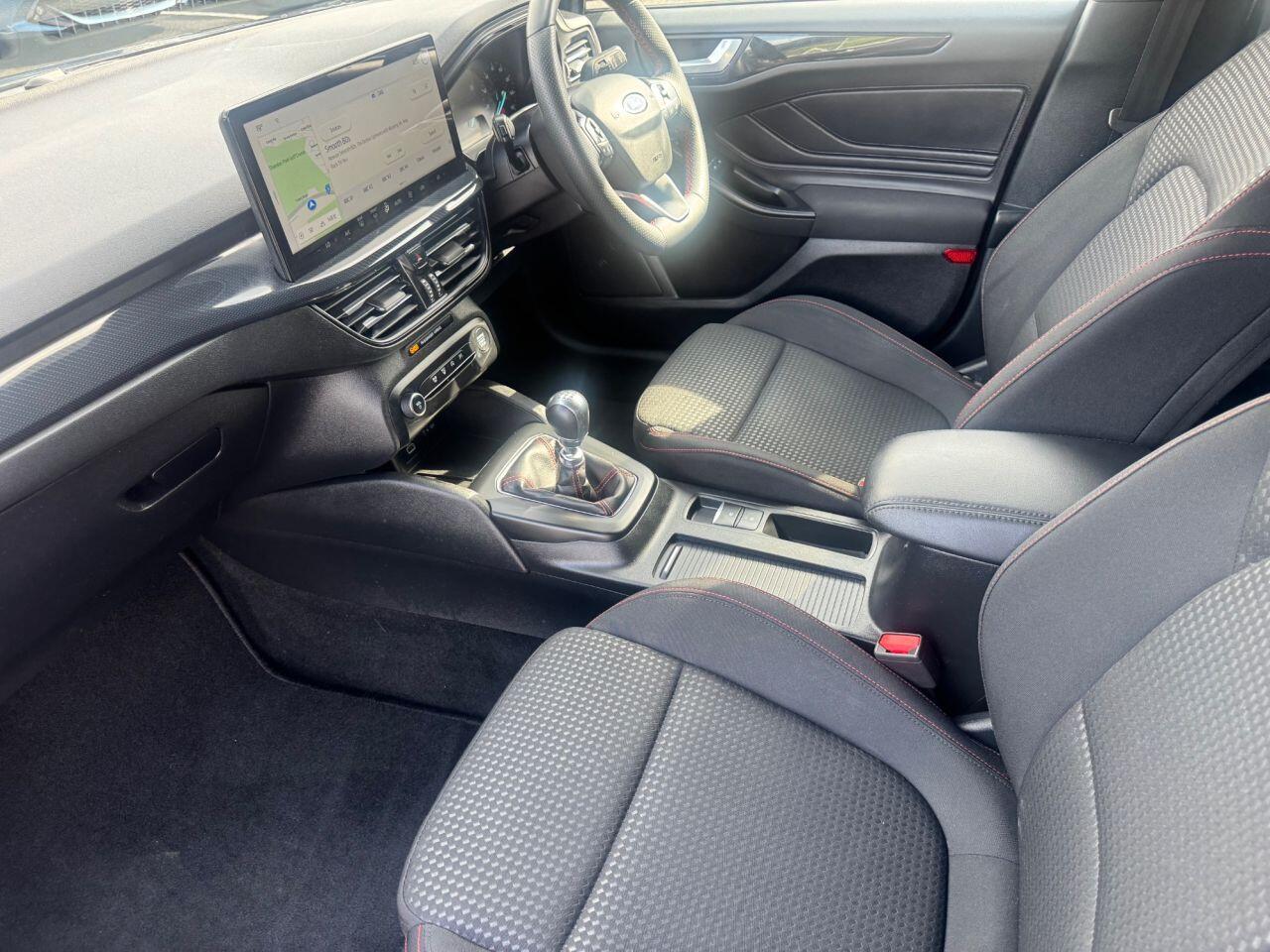Ford Focus view 21