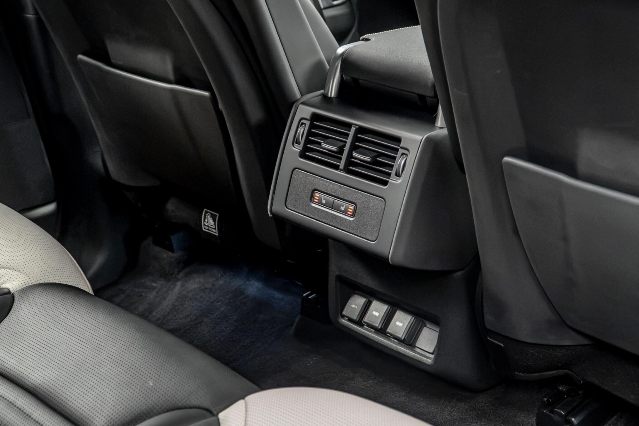 Land Rover Discovery view 46