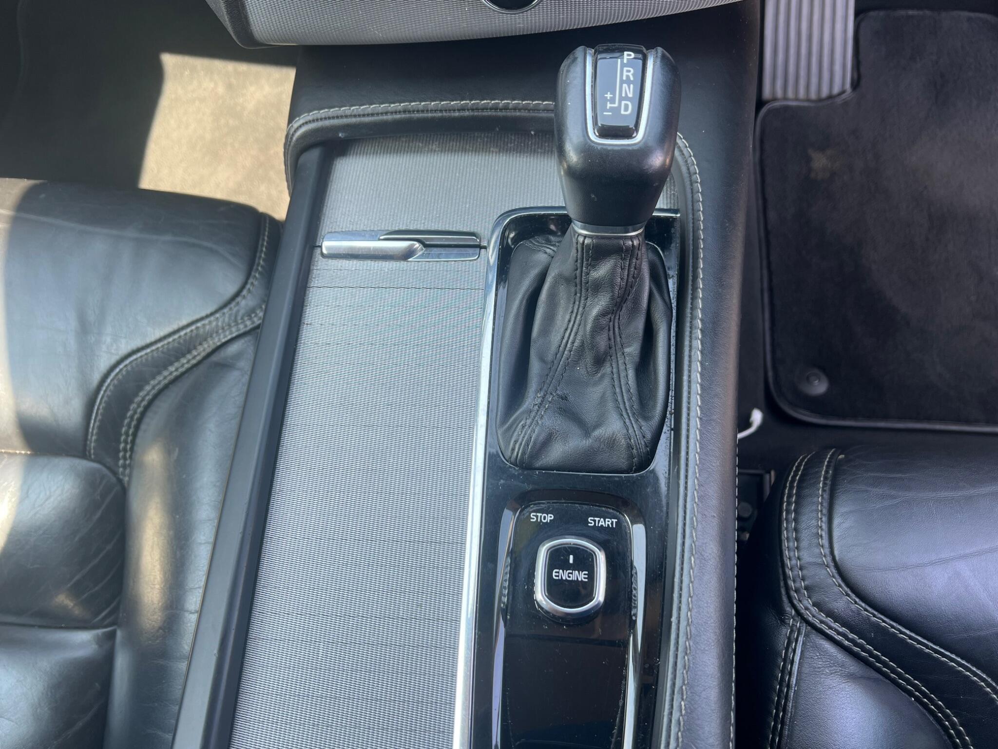 Volvo XC90 view 34