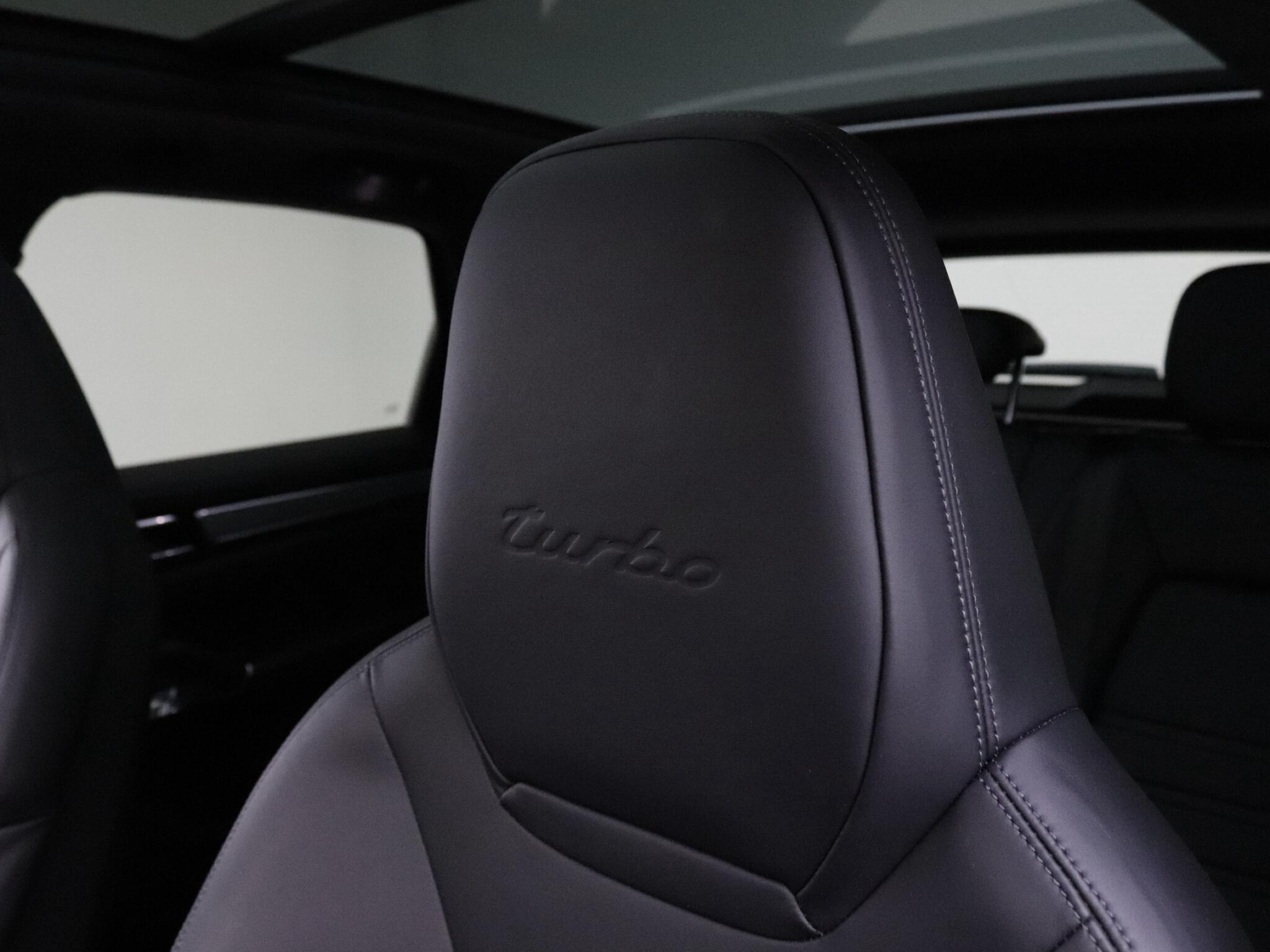 Porsche Cayenne view 15