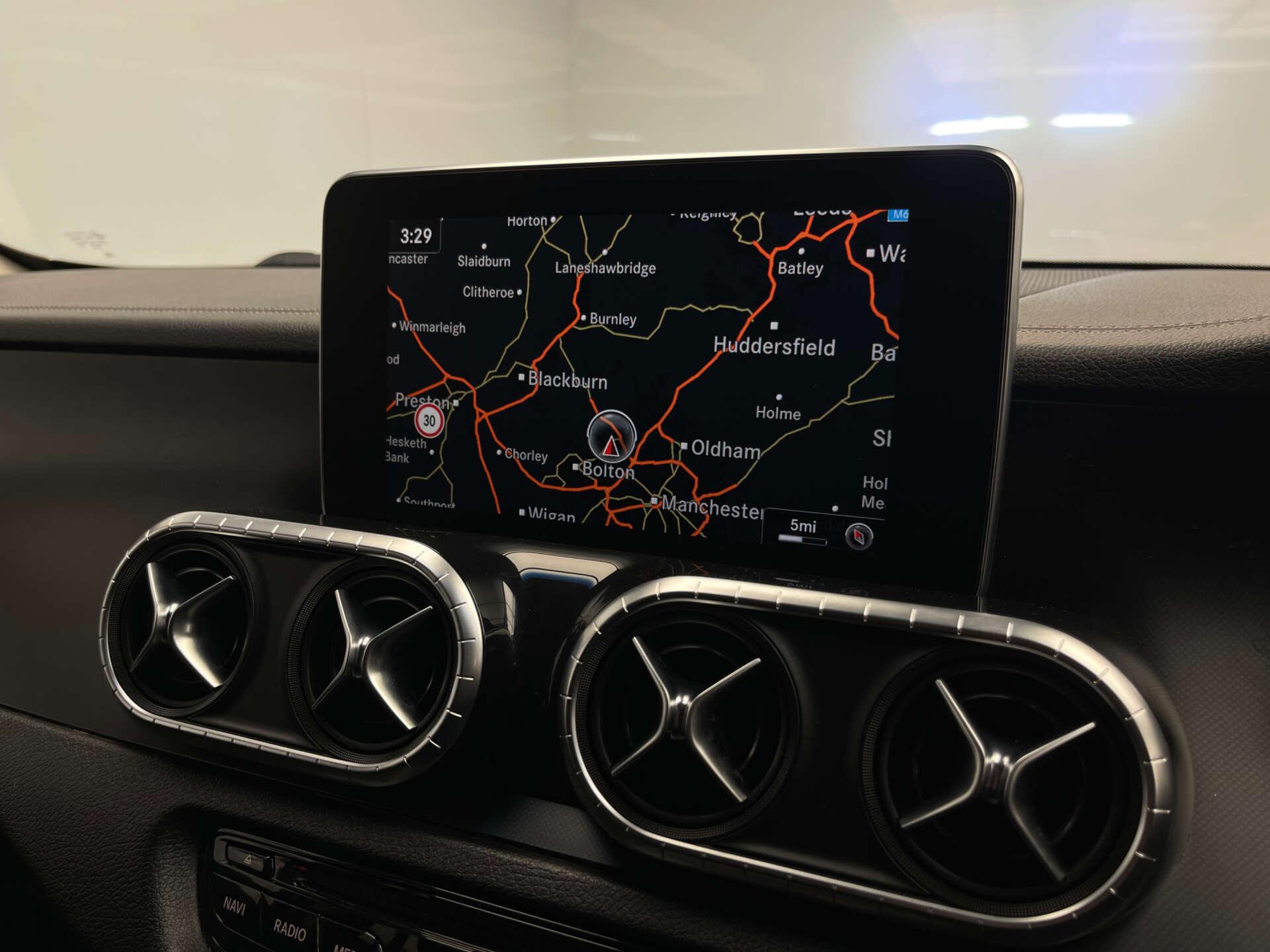 Mercedes-Benz X Class view 26