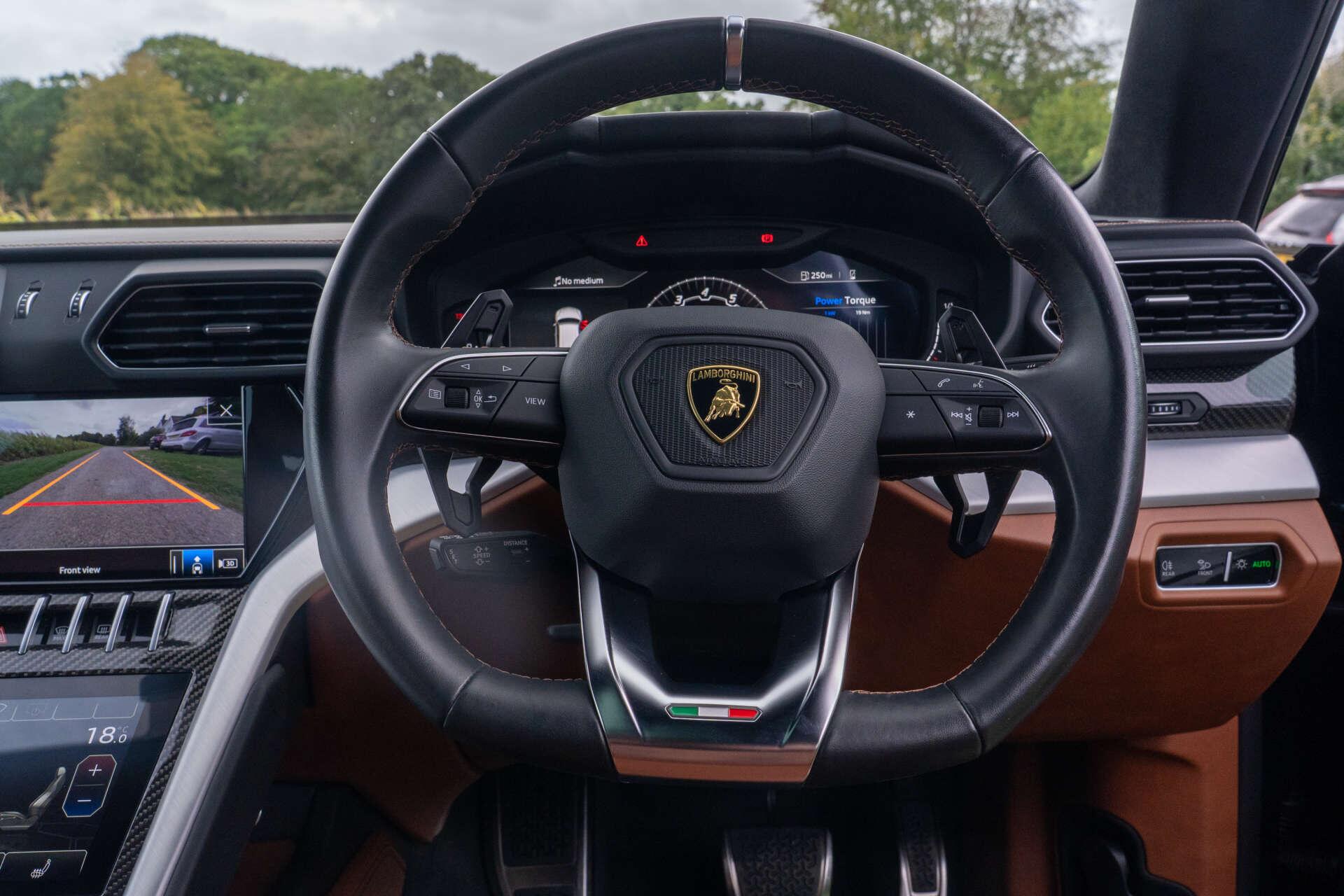 Lamborghini Urus view 12