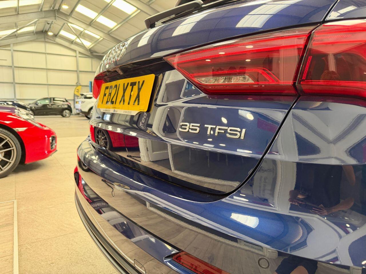 Audi Q3 view 33