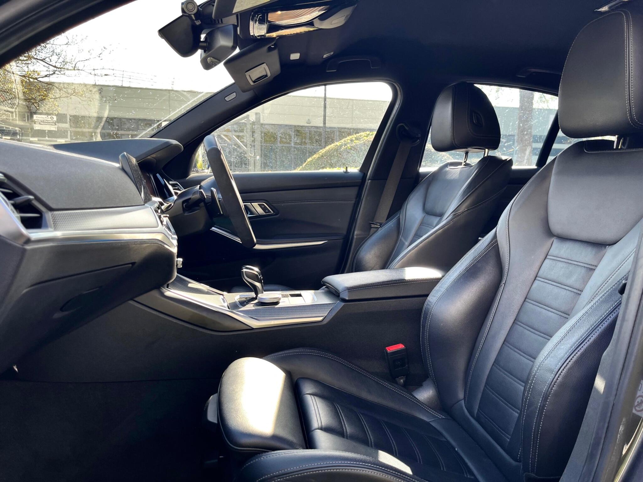 BMW 3 Series view 10