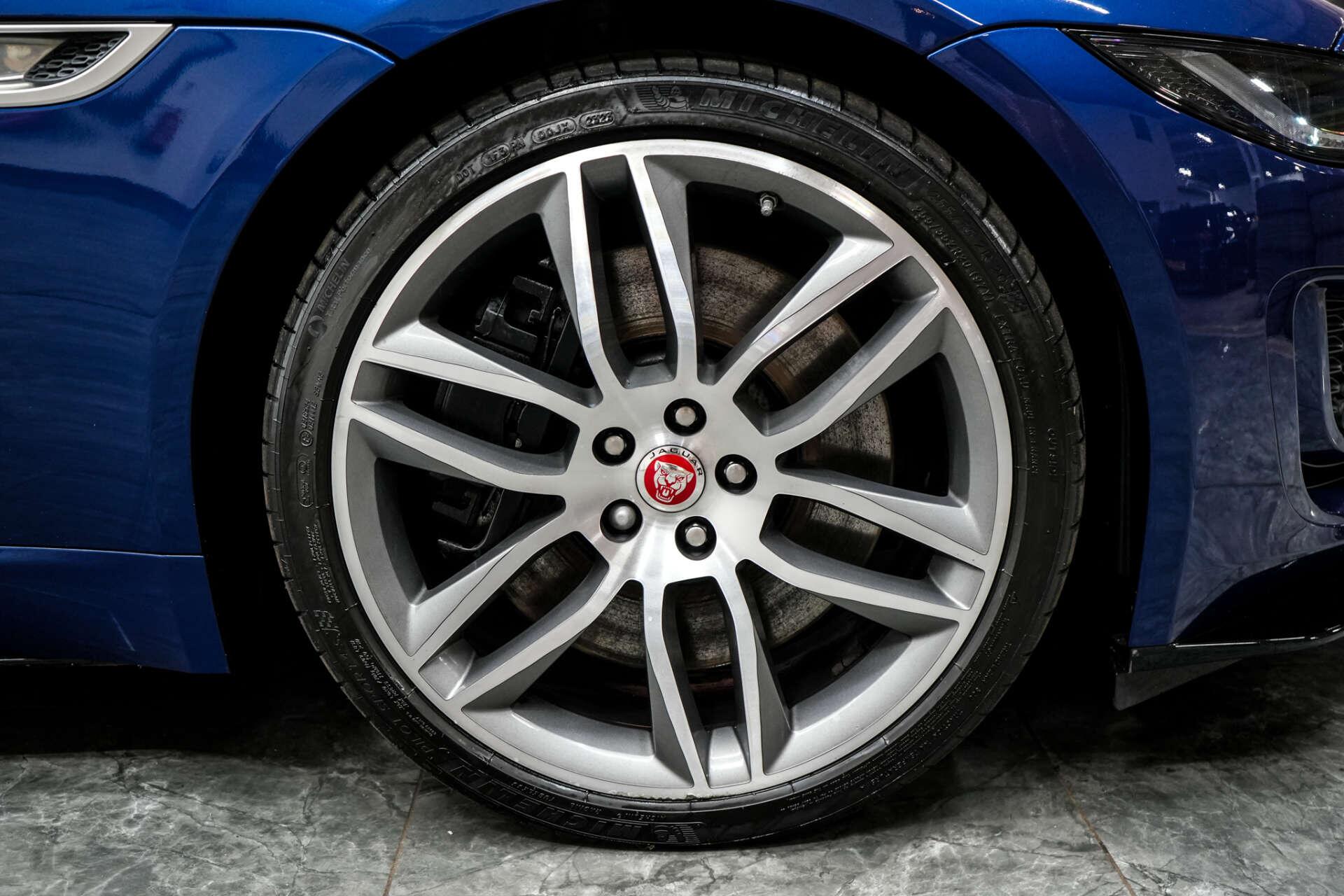 Jaguar F-Type view 7