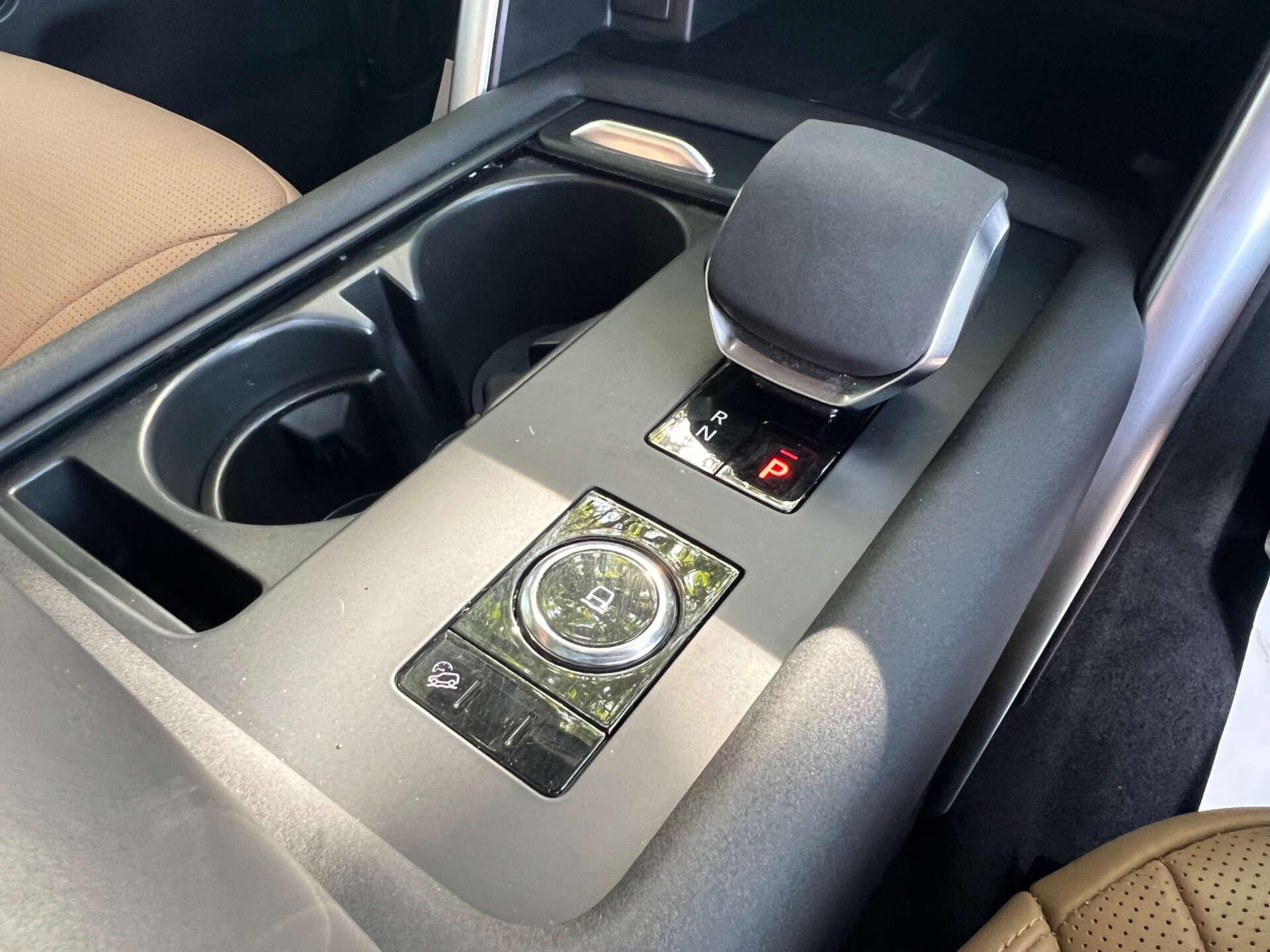 Land Rover Discovery view 44
