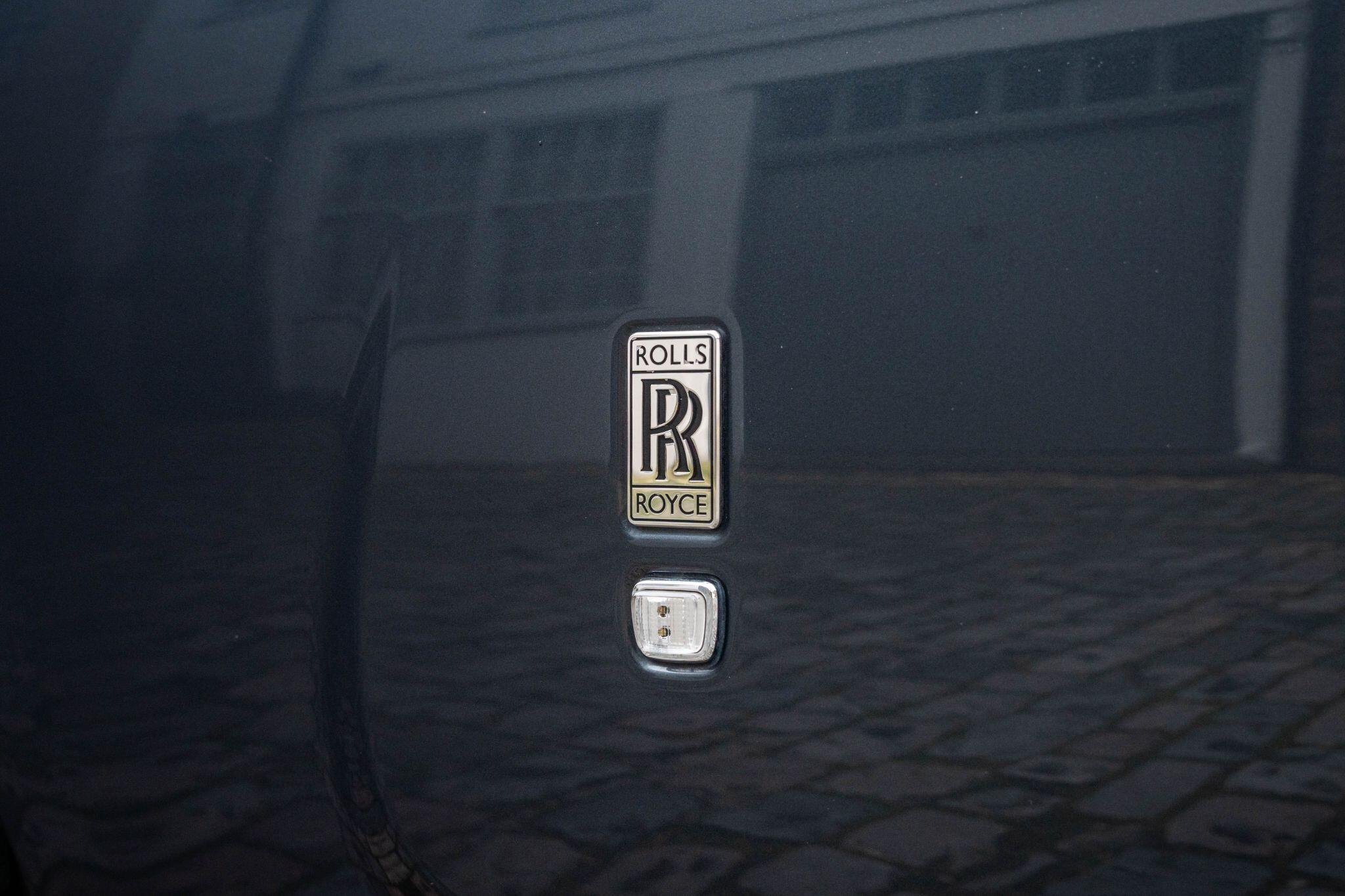 Rolls-Royce Phantom view 34