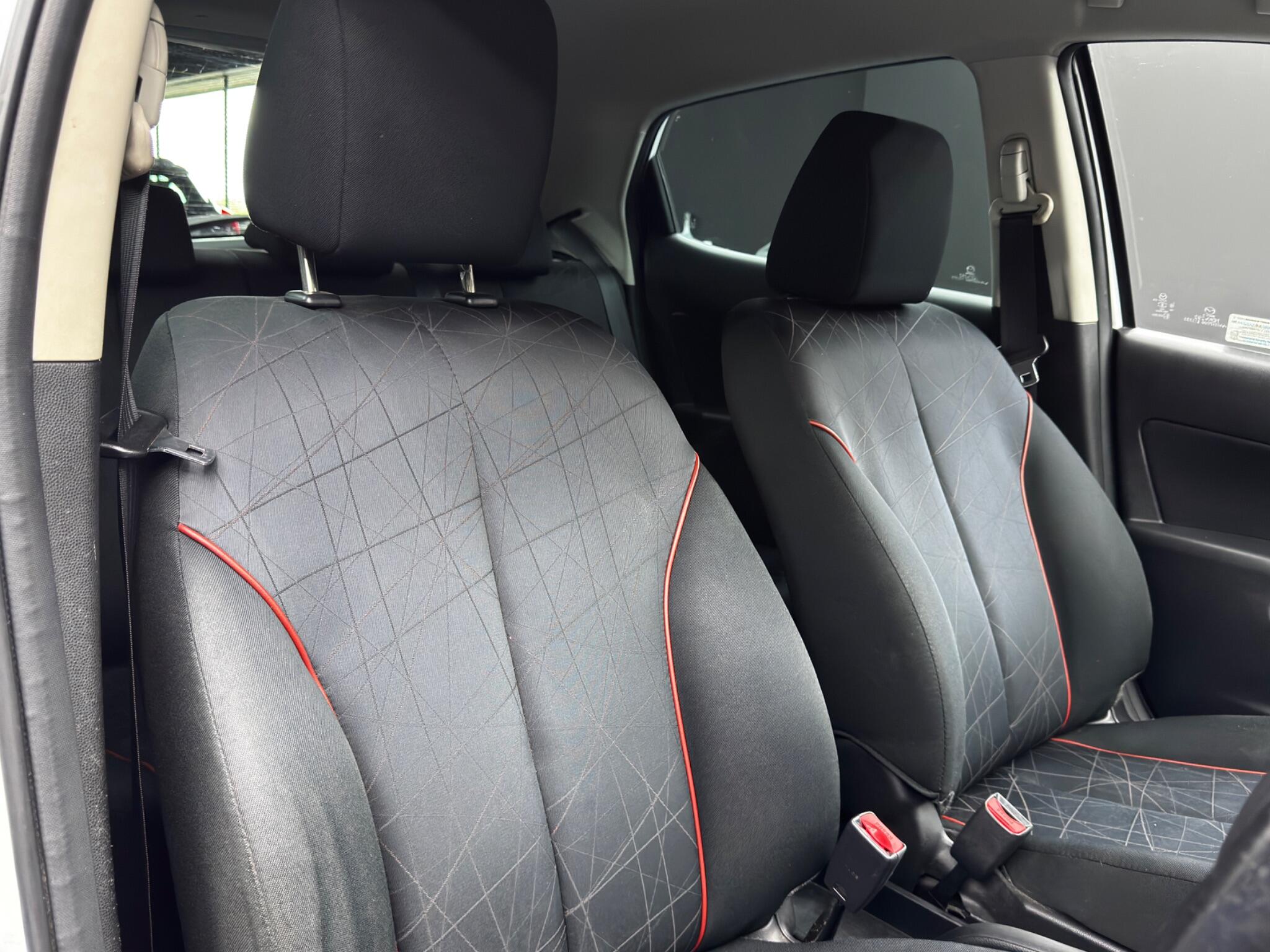 Mazda Mazda2 view 12