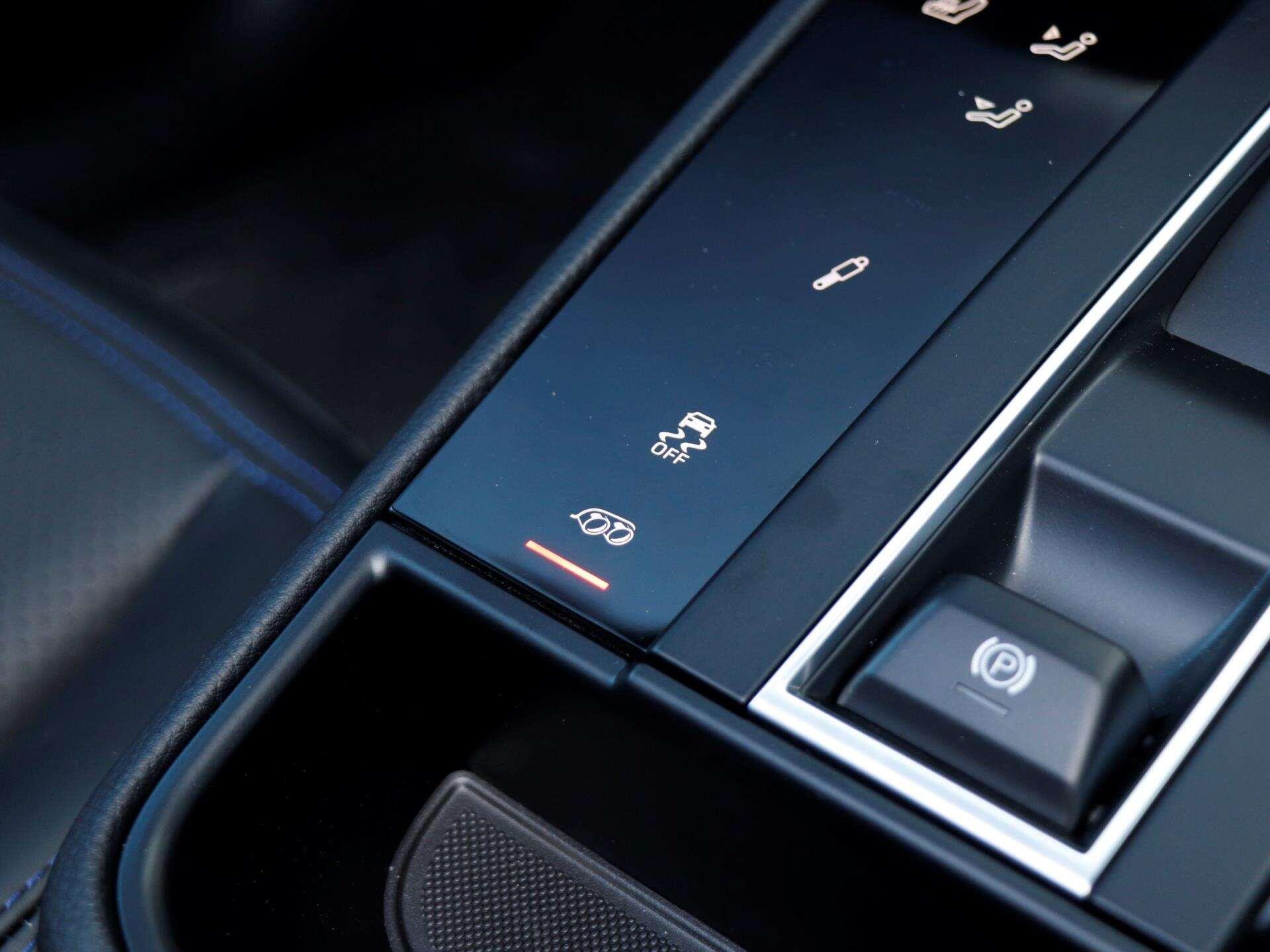 Porsche Macan view 20