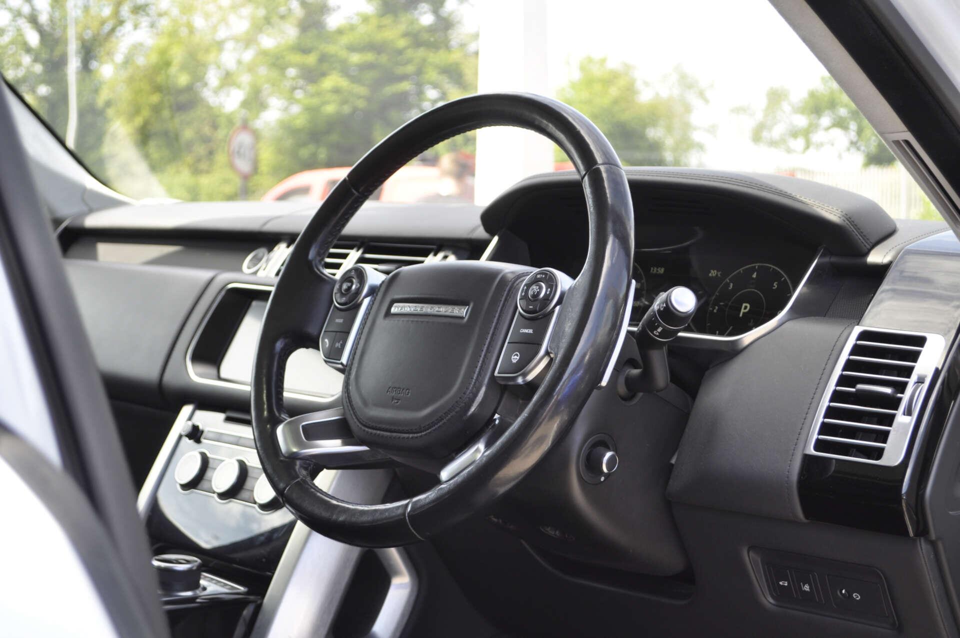 Land Rover Range Rover view 7