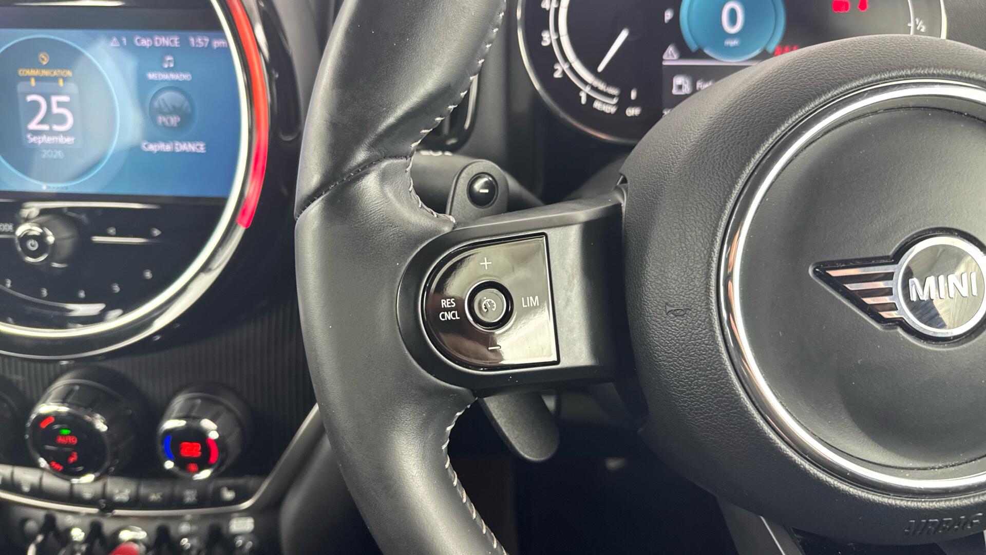 MINI Countryman view 34