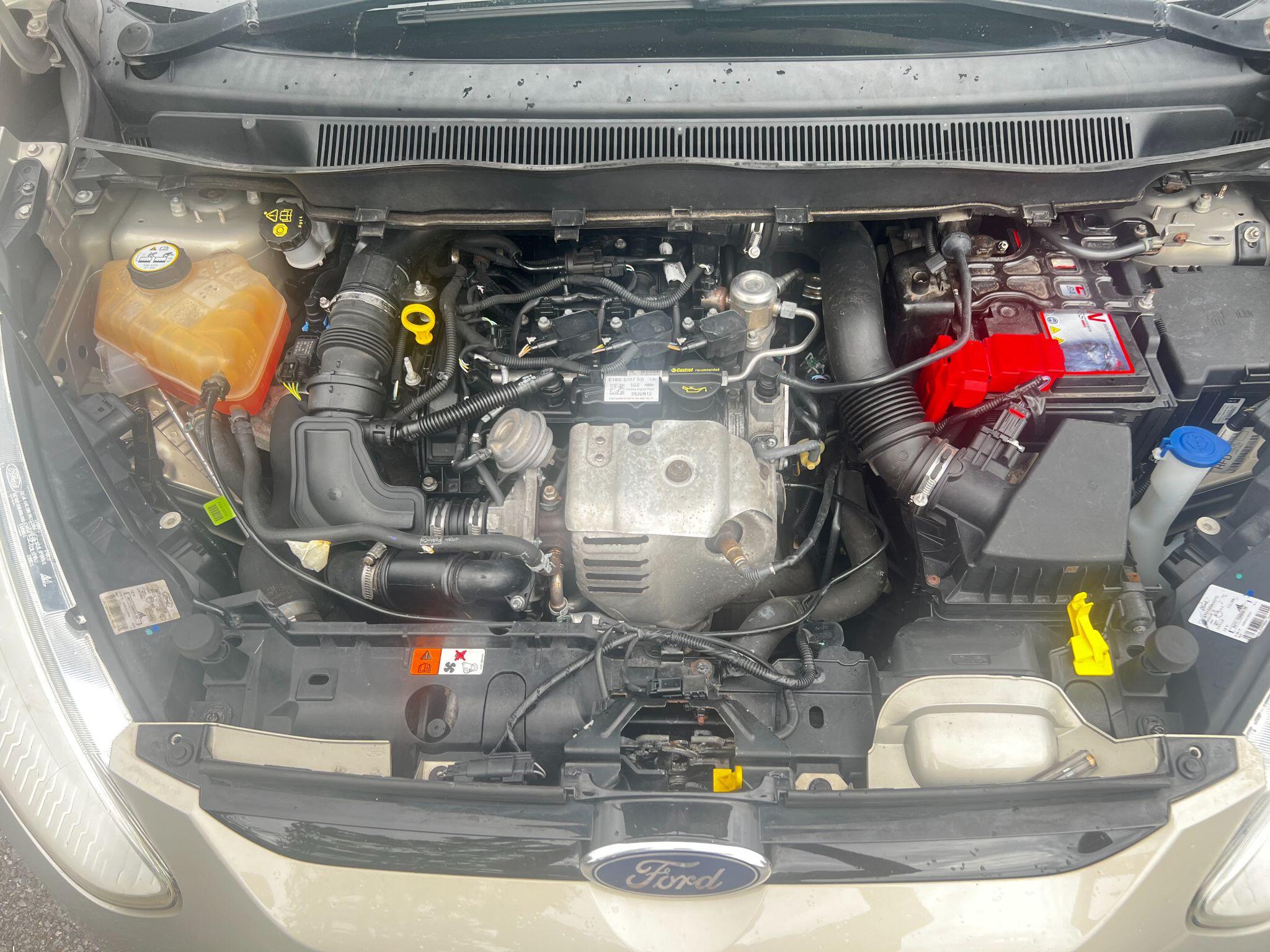 Ford B-Max view 40