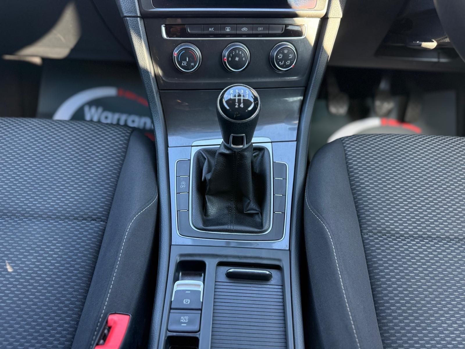 Volkswagen Golf view 26