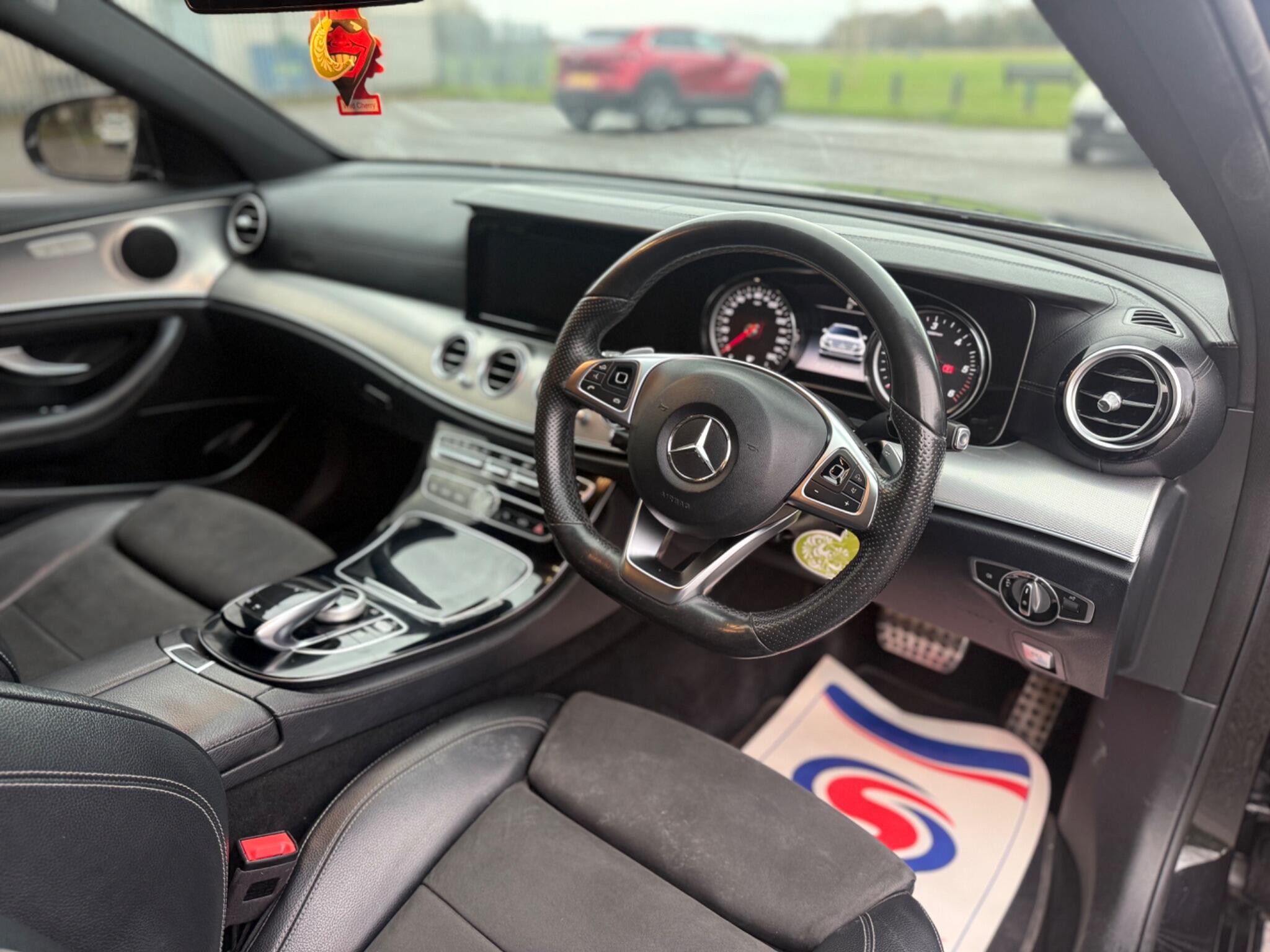 Mercedes-Benz E-Class view 16