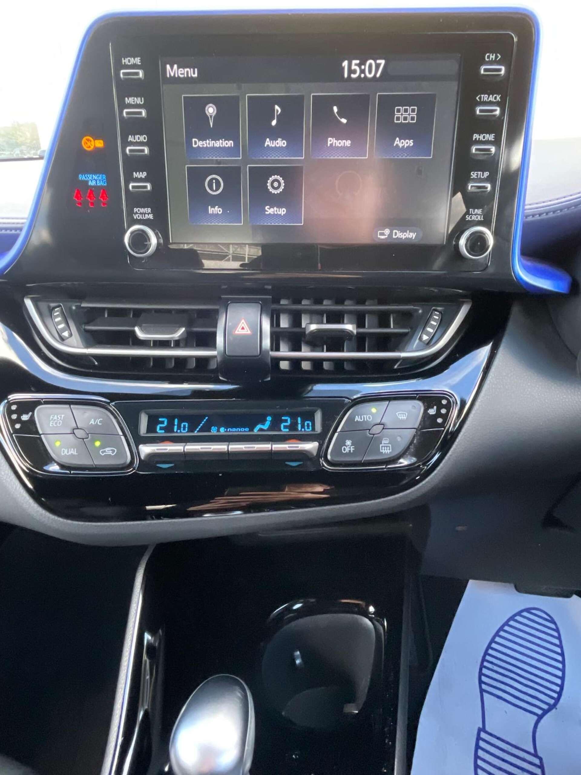 Toyota C-HR view 22