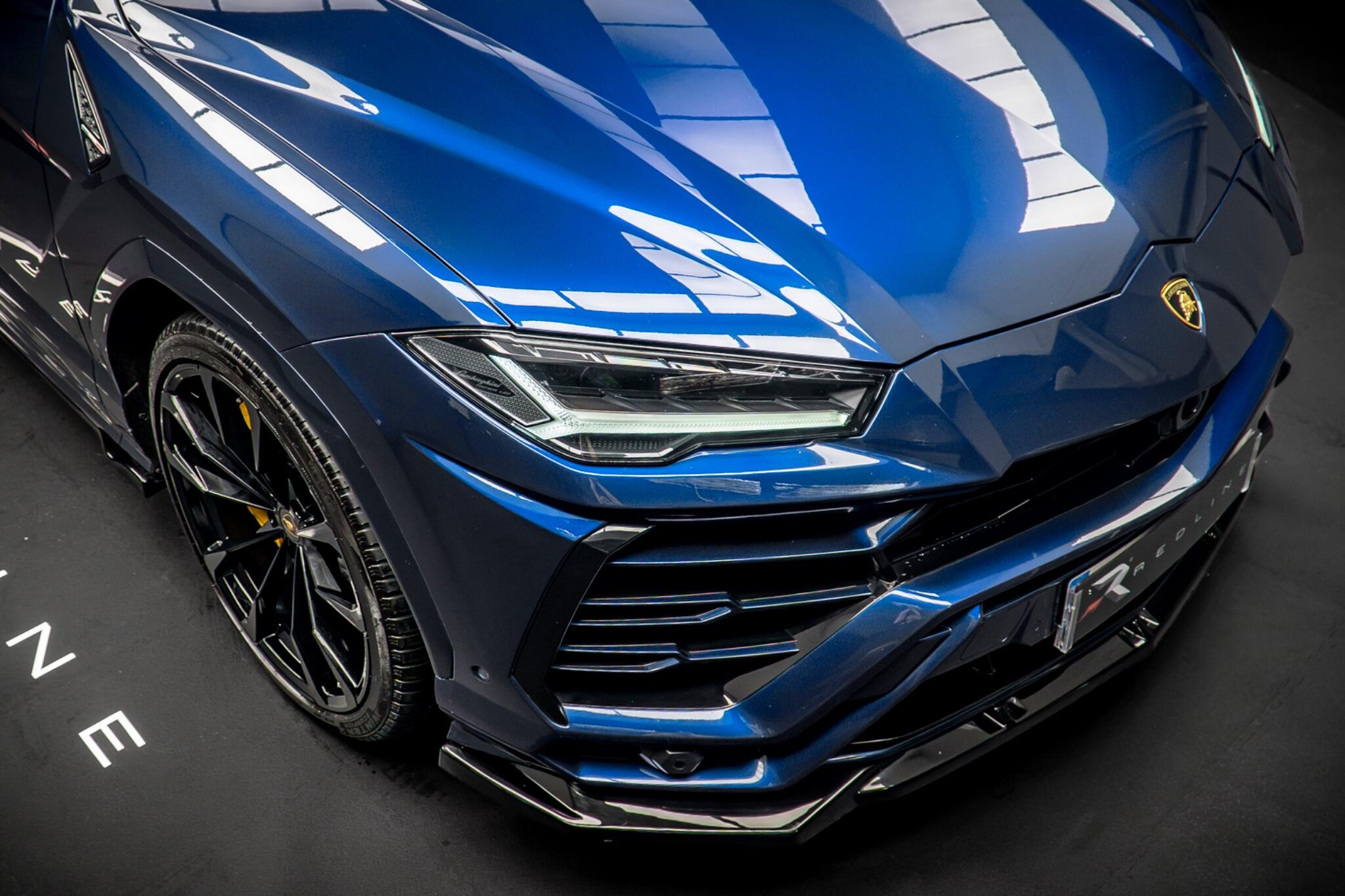 Lamborghini Urus view 11
