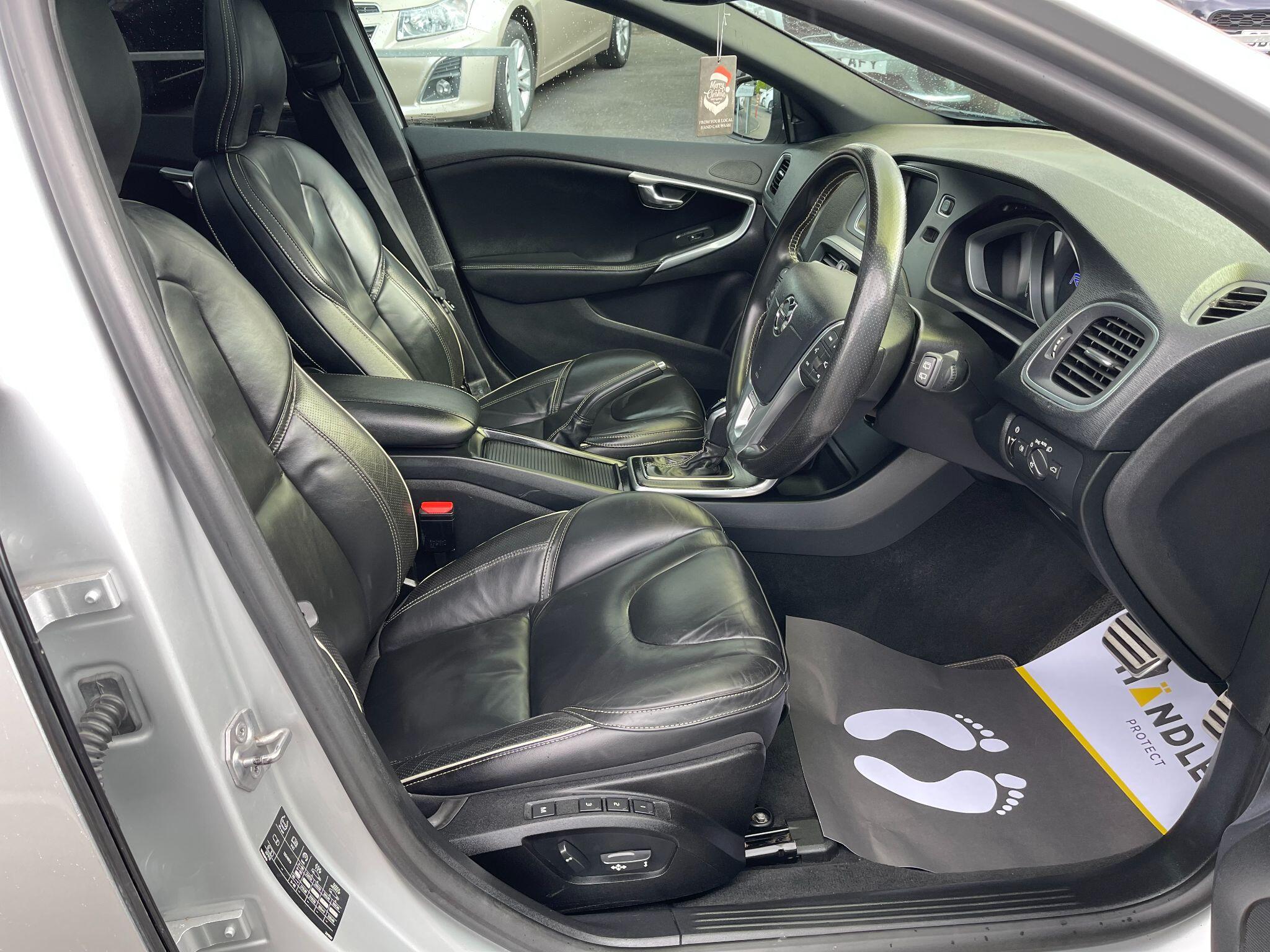 Volvo V40 view 25