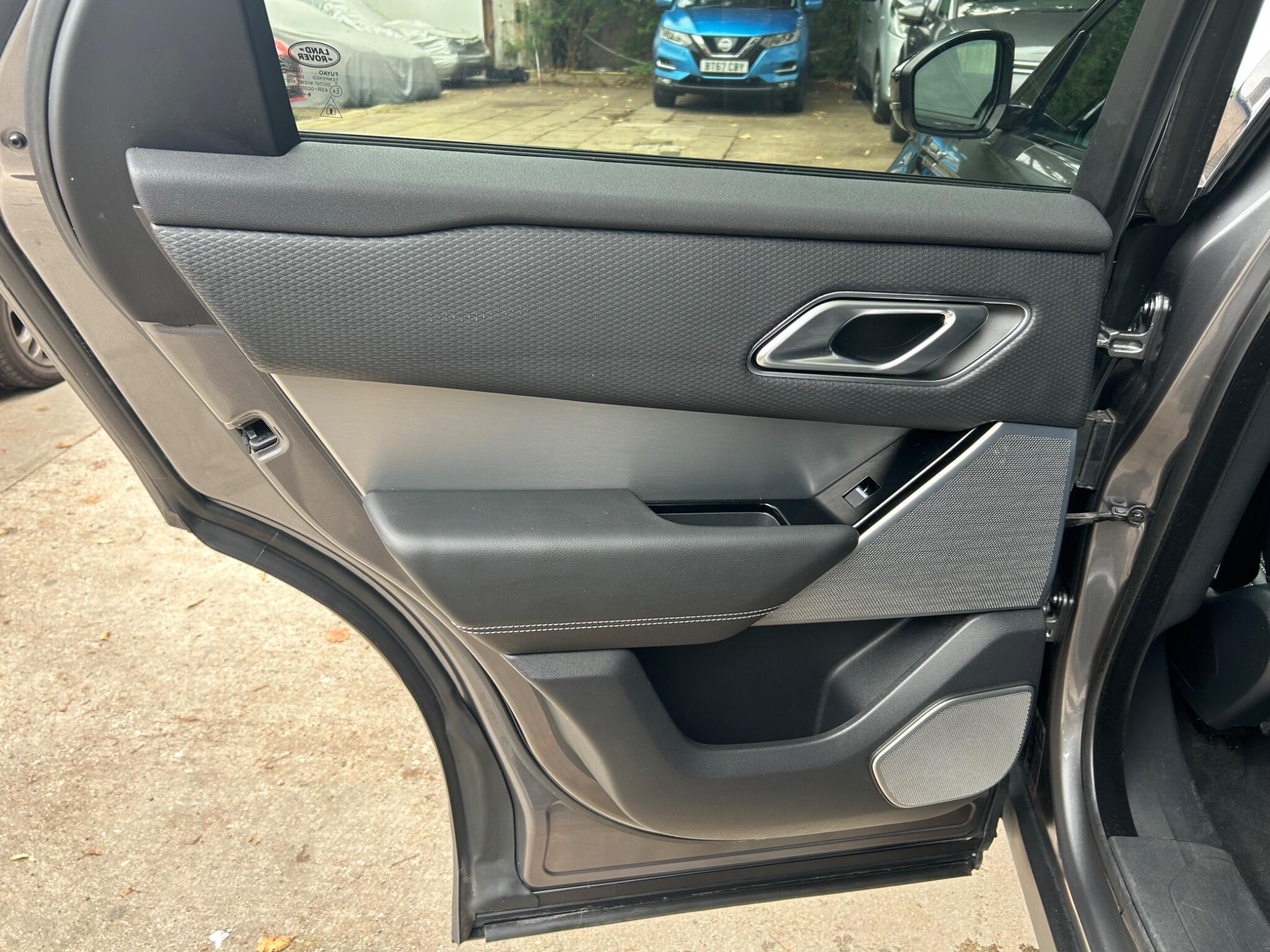 Land Rover Range Rover Velar view 32