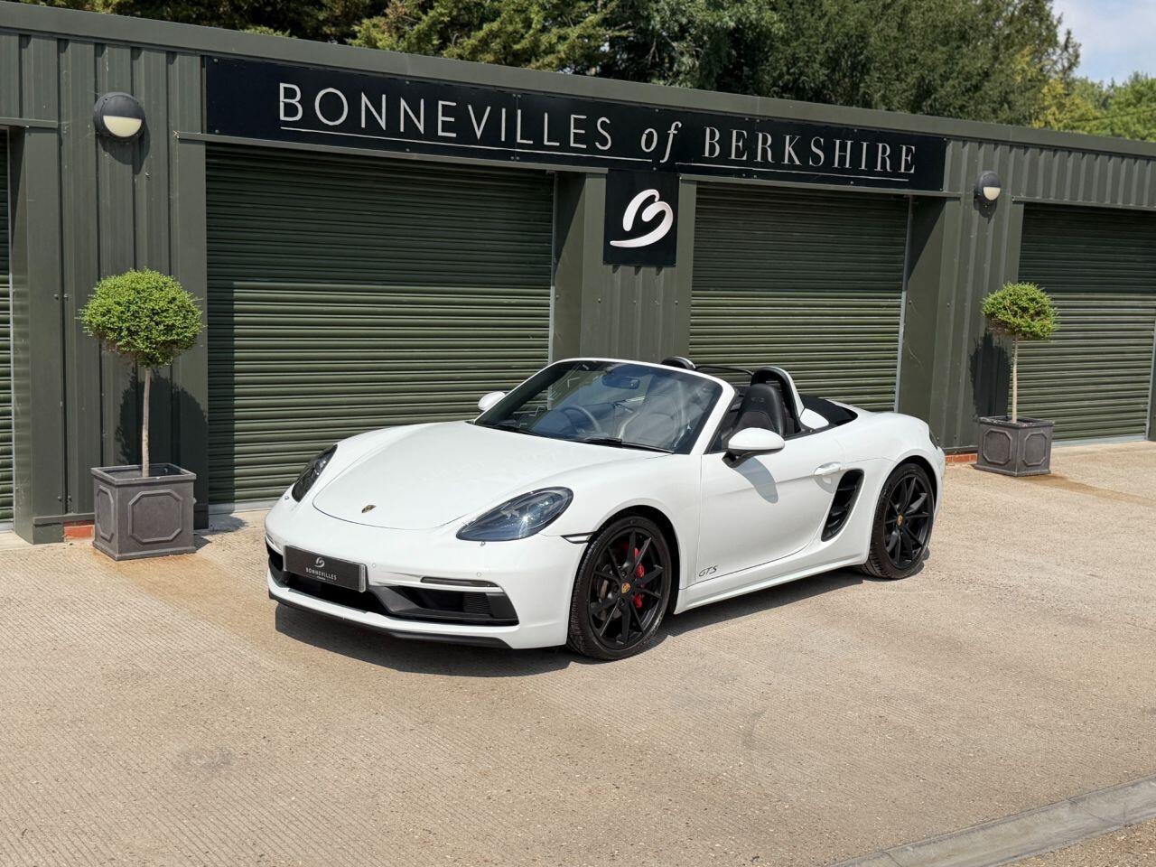 Porsche 718 Boxster view 5