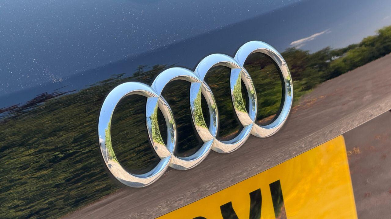 Audi Audi Q3 view 36