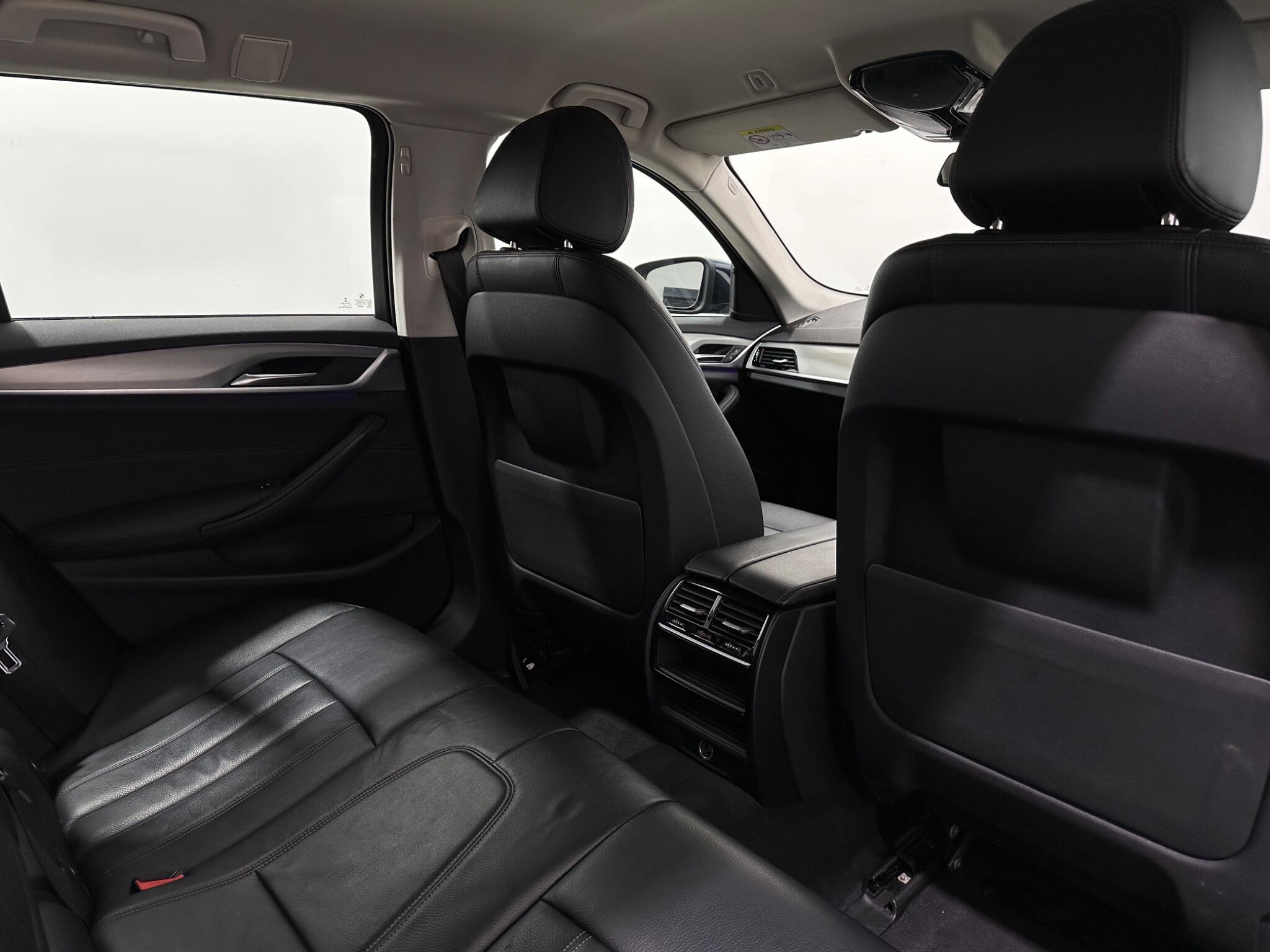 BMW 5 Series view 42